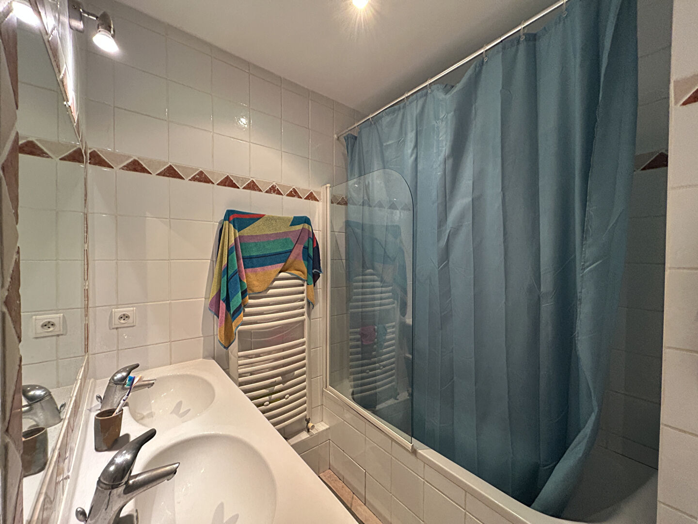 Photo À louer - Appartement T4 au coeur de Chambéry image 5/6