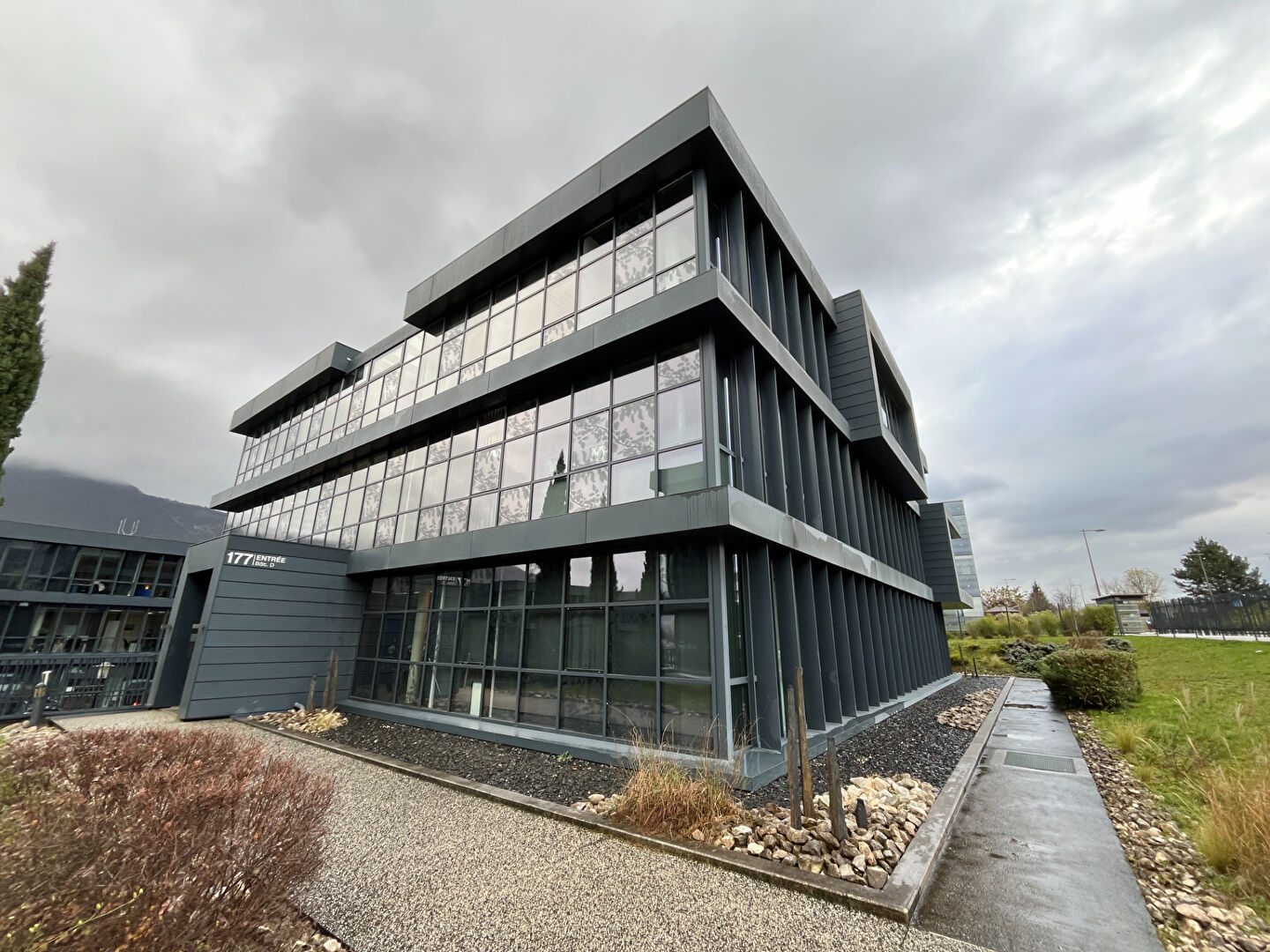 Bureaux - Local commercial 100 m² CHALLES LES EAUX