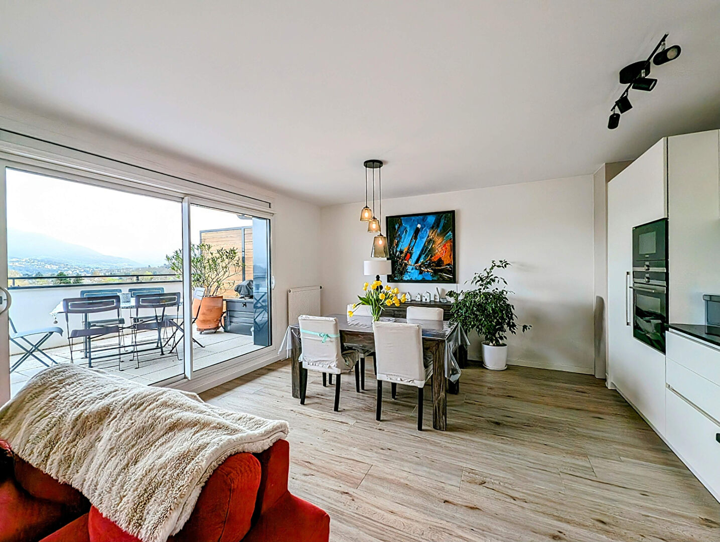 Agence immobilière de COMPARET IMMO - COMPARET IMMOBILIER AIX LES BAINS