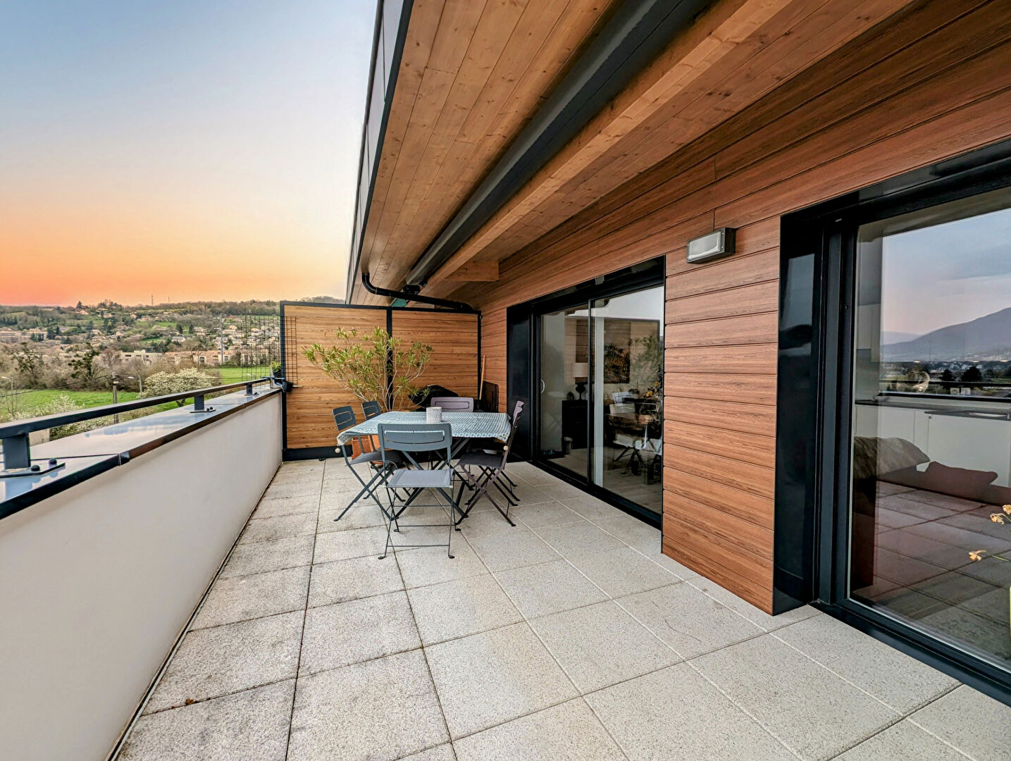 Agence immobilière de COMPARET IMMO - COMPARET IMMOBILIER AIX LES BAINS