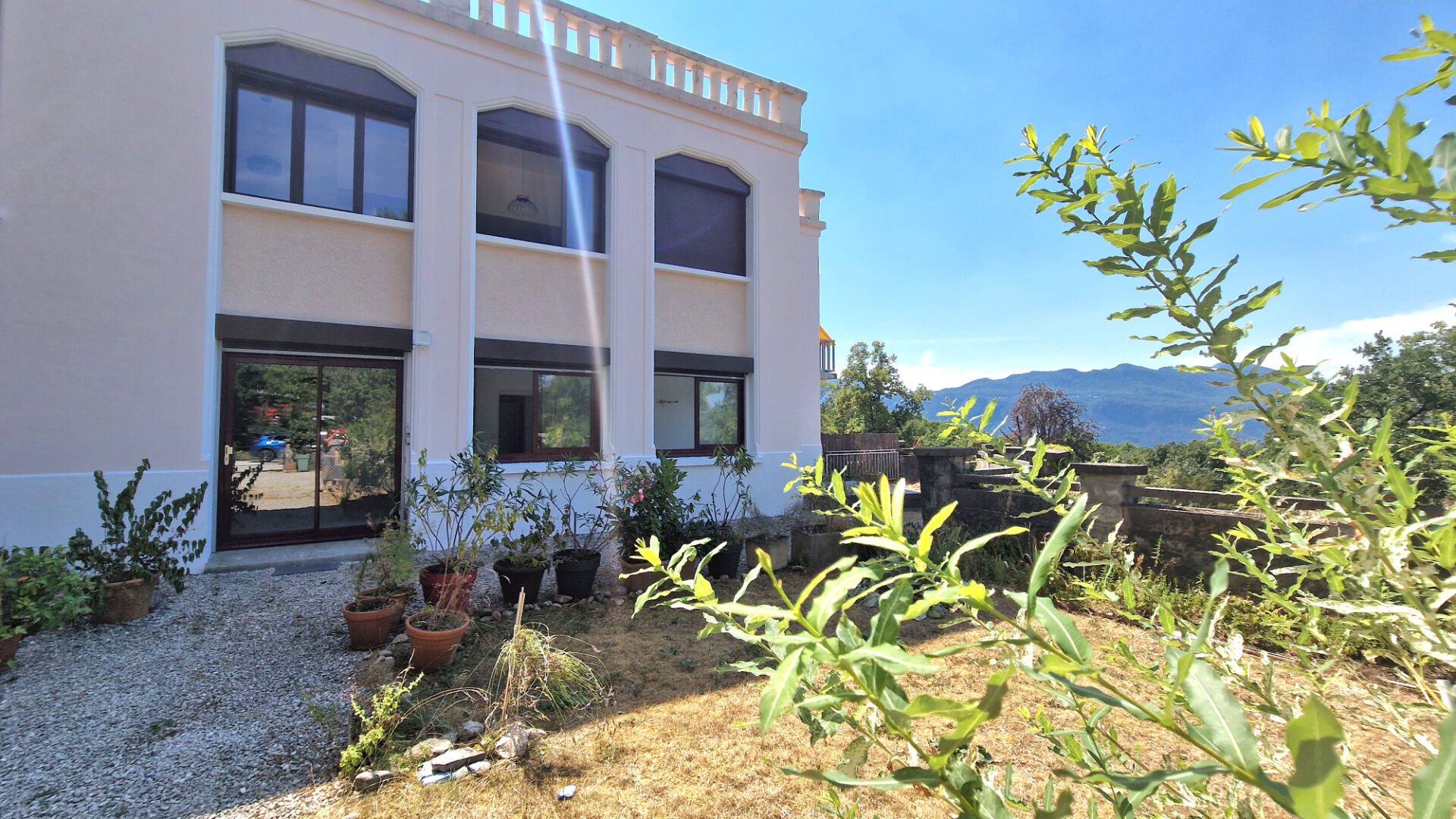 Agence immobilière de COMPARET IMMO - COMPARET IMMOBILIER AIX LES BAINS