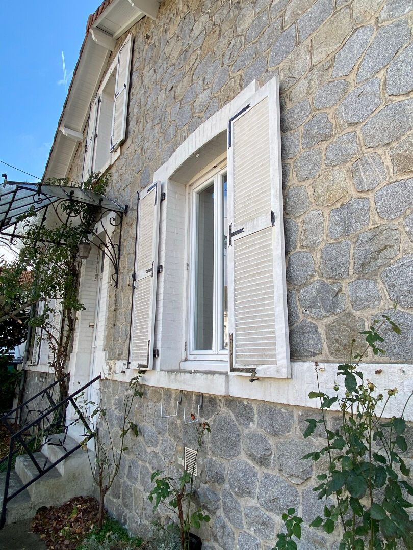 QUARTIER RUCHOUX, Maison T5  avec véranda et terrasse !!