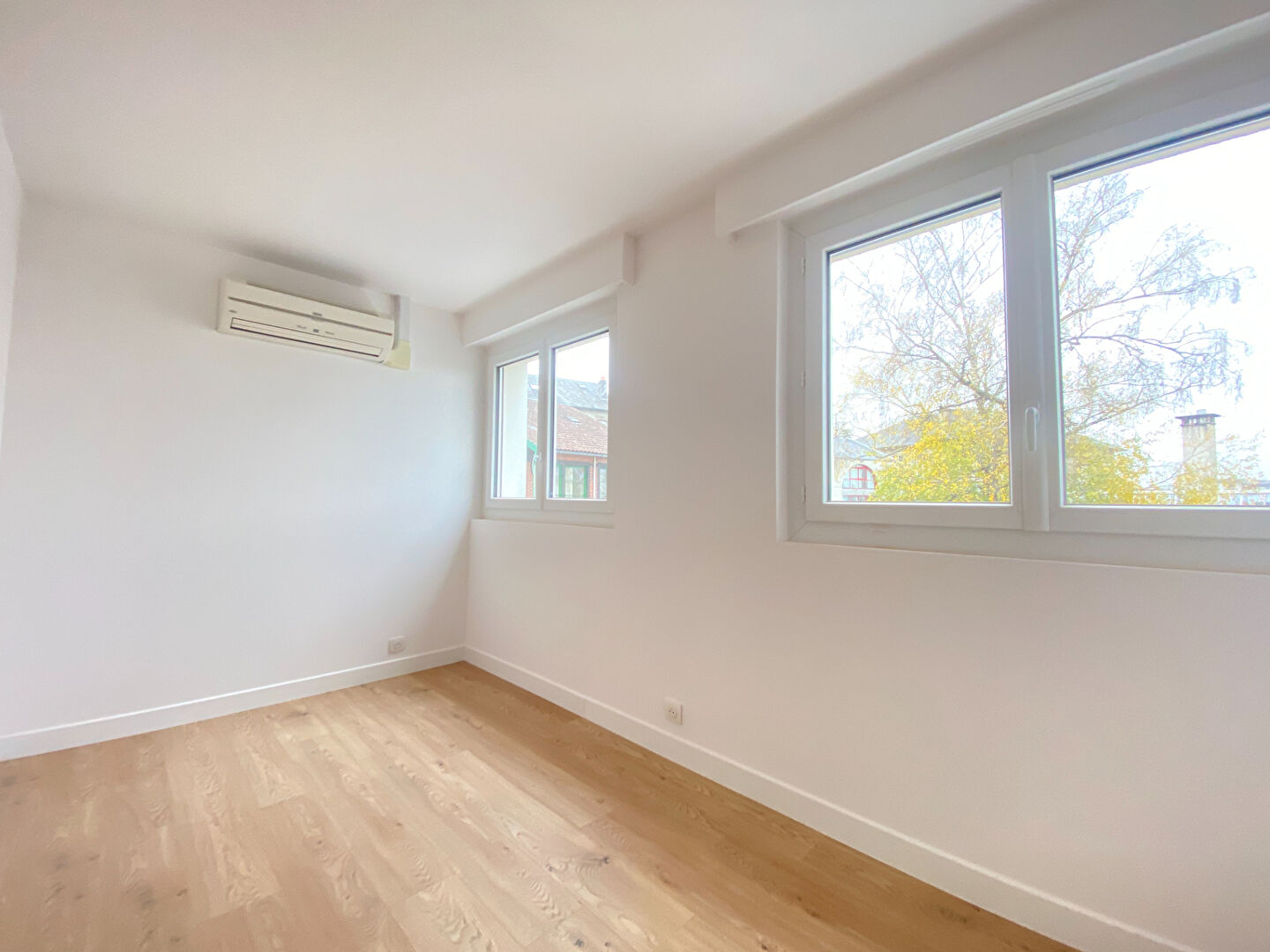 RUE FRANCOIS PERRIN, T3 de 74.61 m² refait à neuf avec parking !