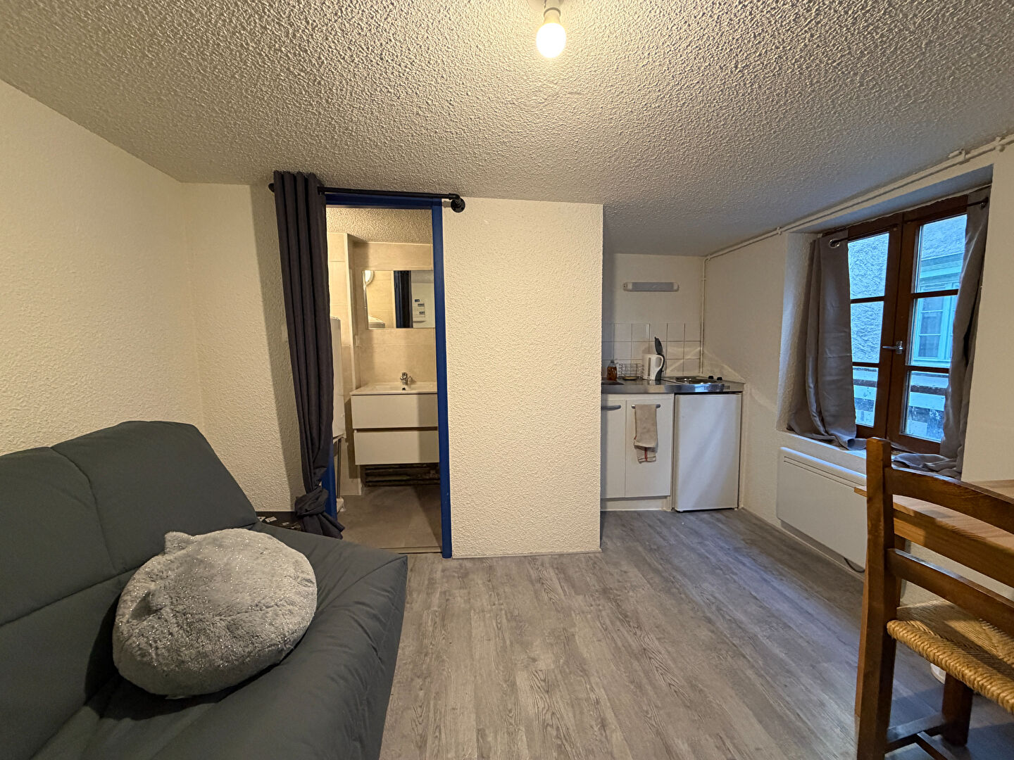 Photo RUE GONDINET, Studio meublé refait à neuf ! image 1/4