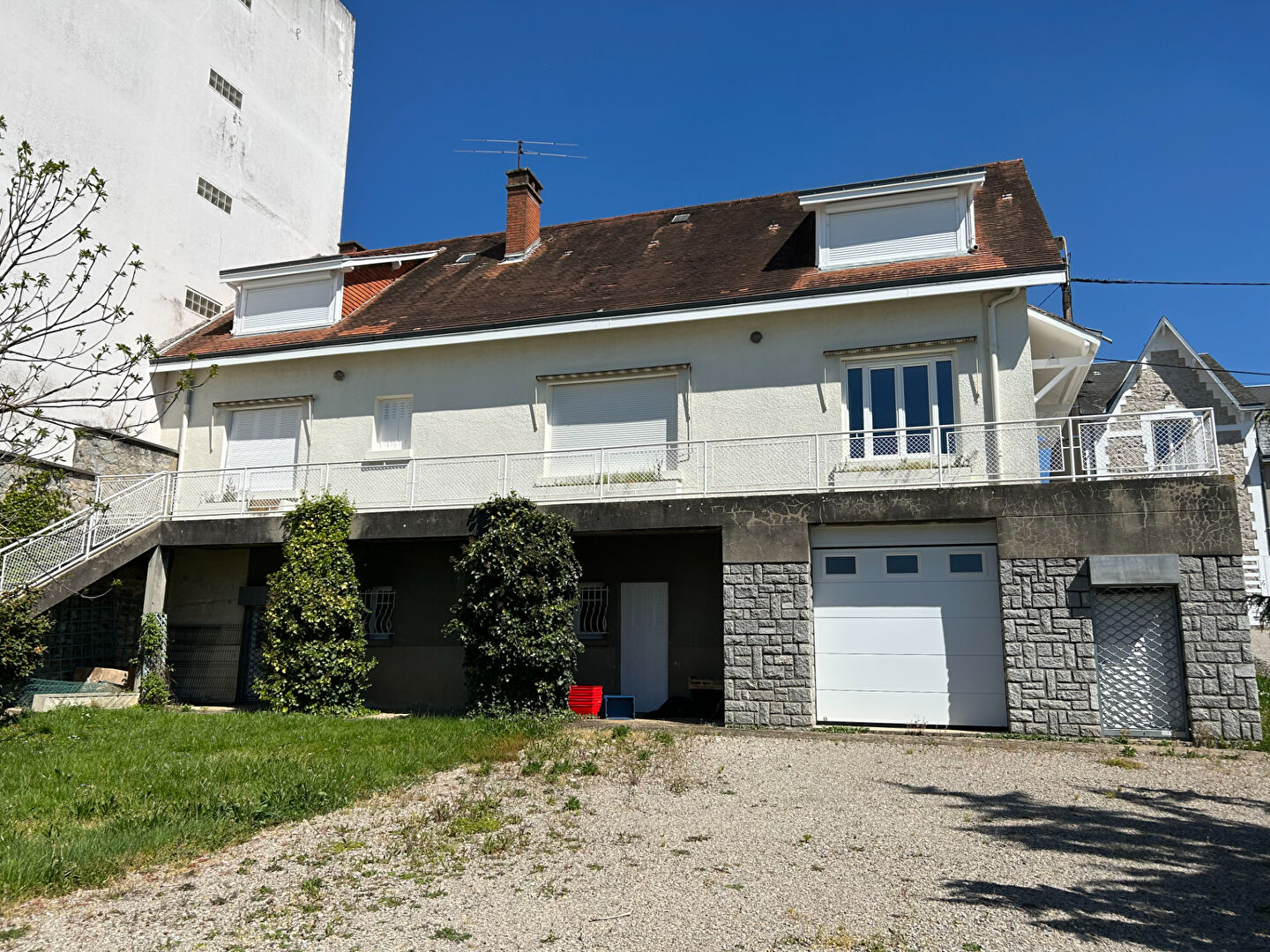 Agence immobilière de 
 Coste Immobilier - COSTE IMMOBILIER 
