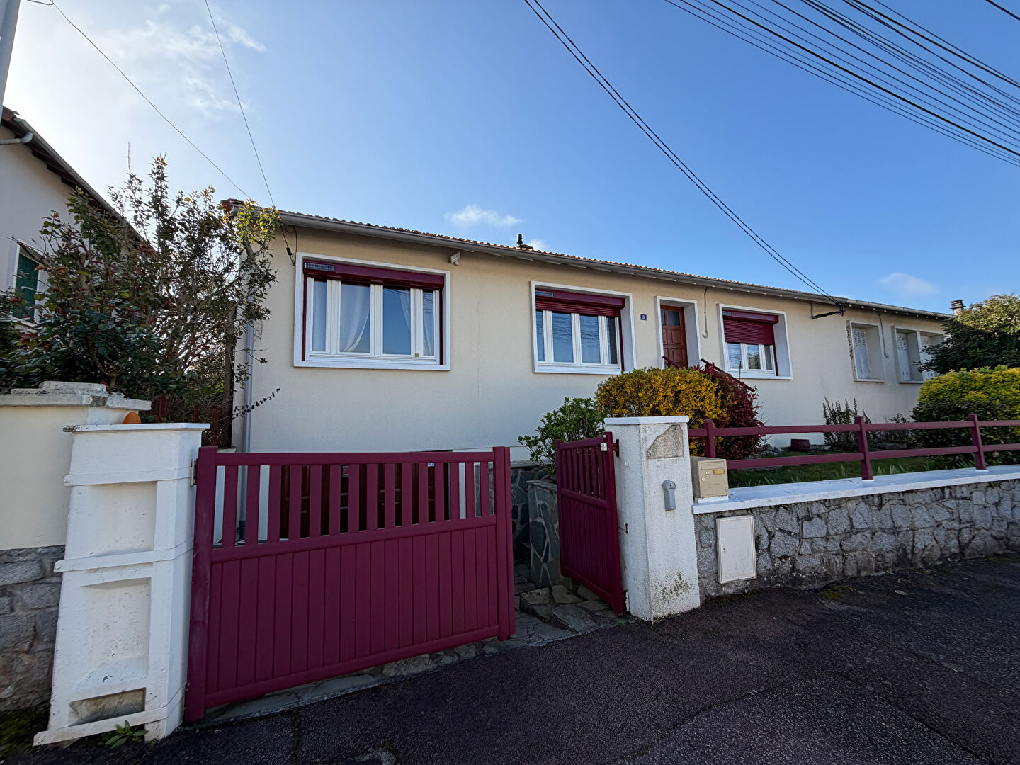 Agence immobilière de 
 Coste Immobilier - COSTE IMMOBILIER 
