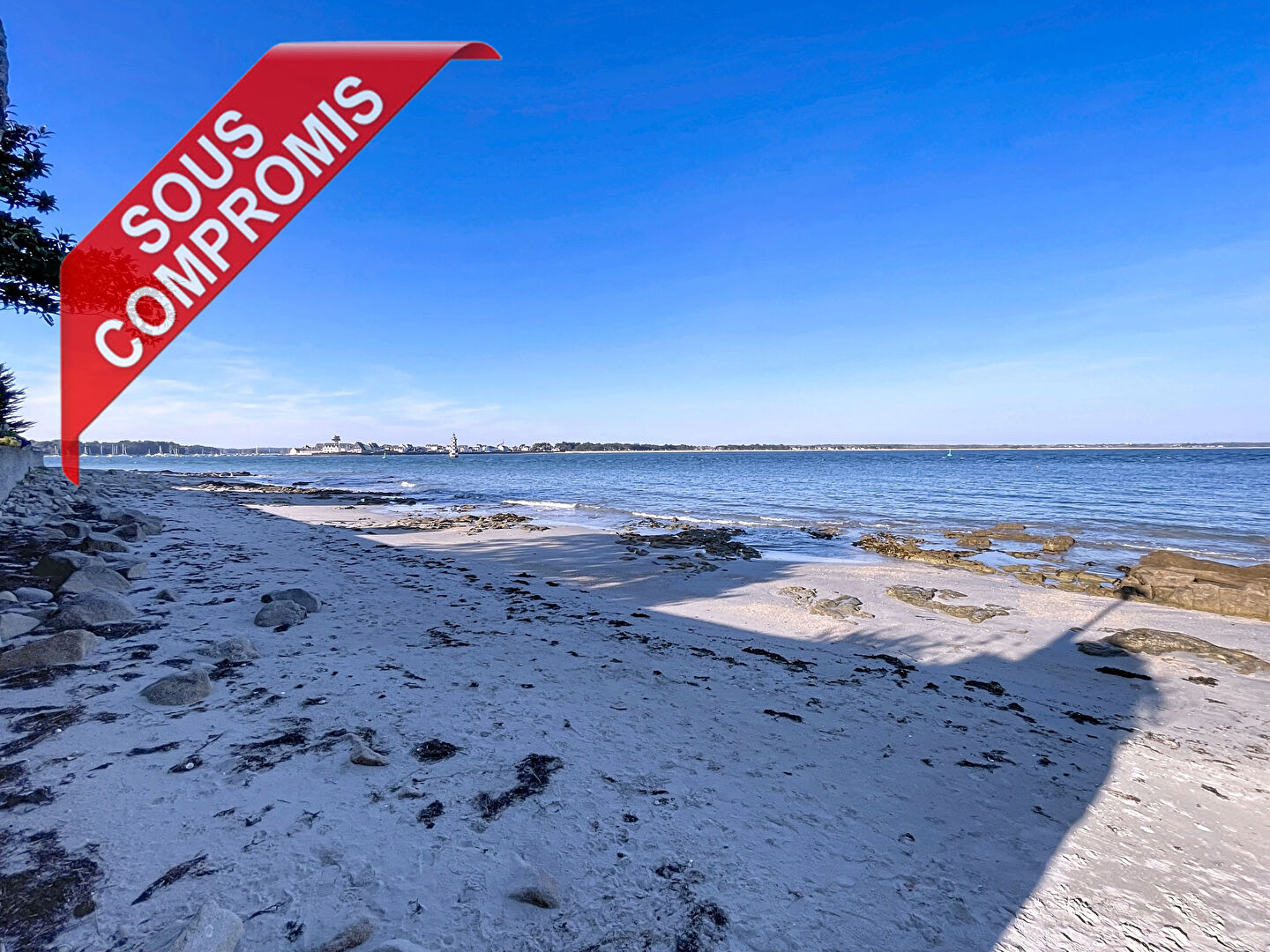 Photo LOCTUDY ! Le Charme Rare du Triangle d'Or image 2/2