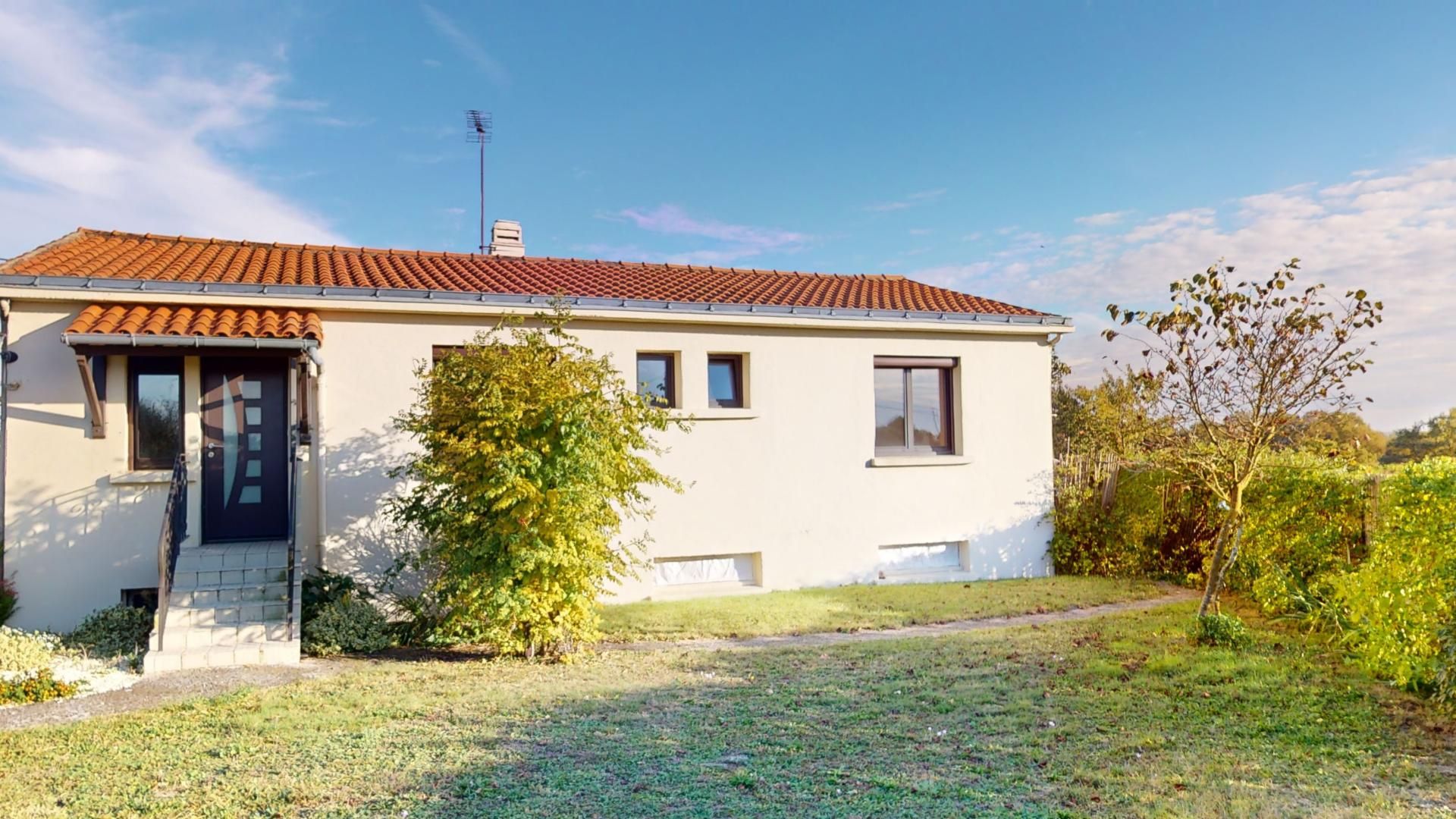 Maison sur sous-sol à proximité des Herbiers
