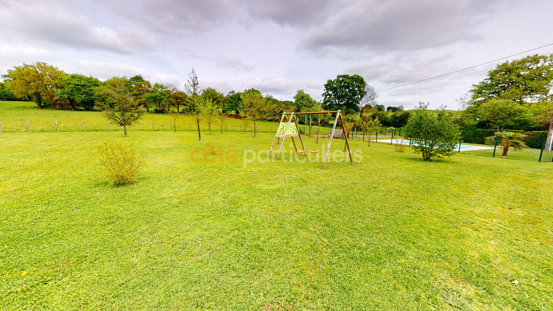 PROCHE BORDS DE SÈVRE - 177 M² - 6 CHAMBRES - PISCINE - TERRAIN 1 HA - GÎTE ET CHAMBRE D'HOTE