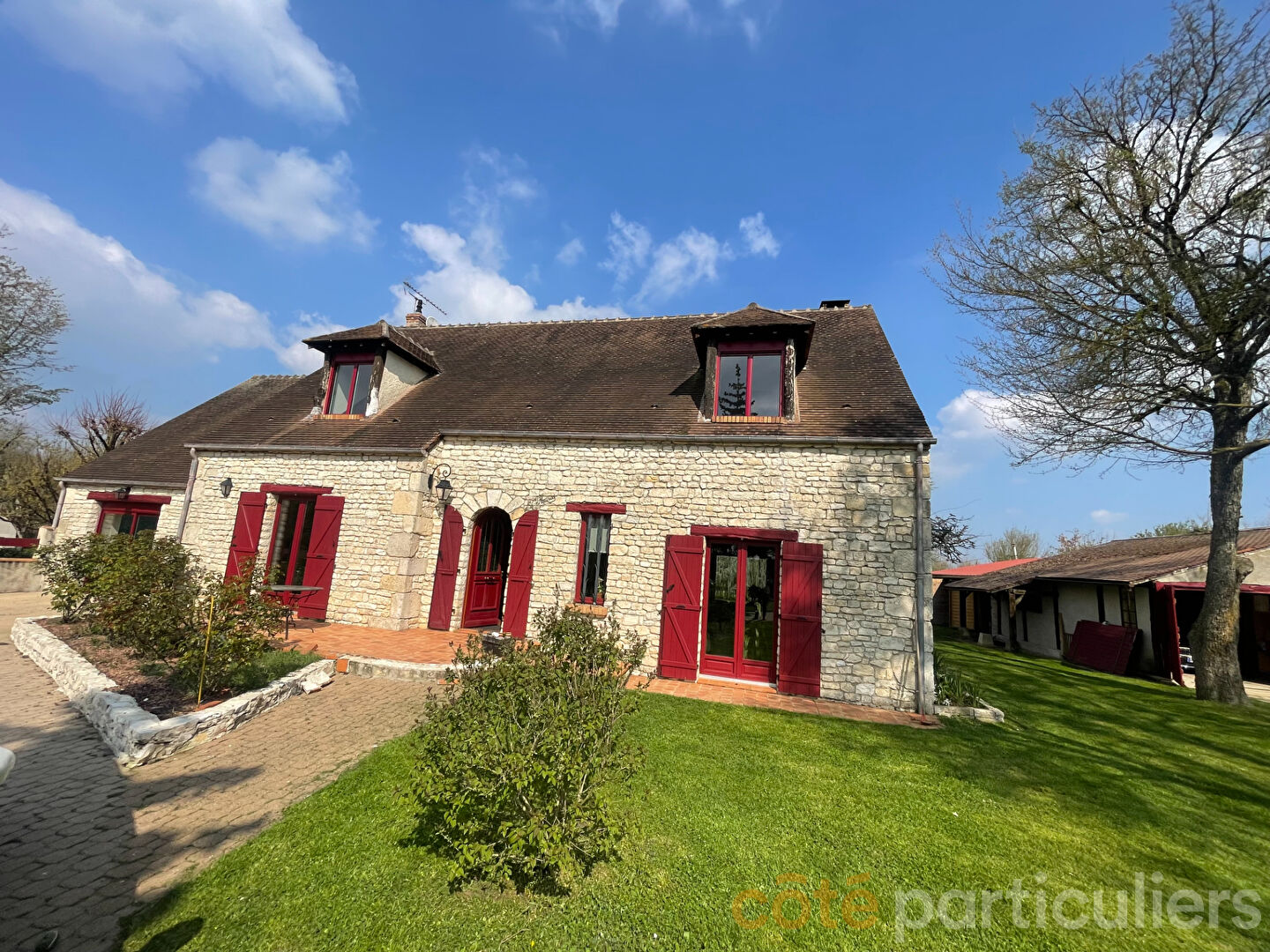 Agence immobilière de Côté Particuliers Lignières