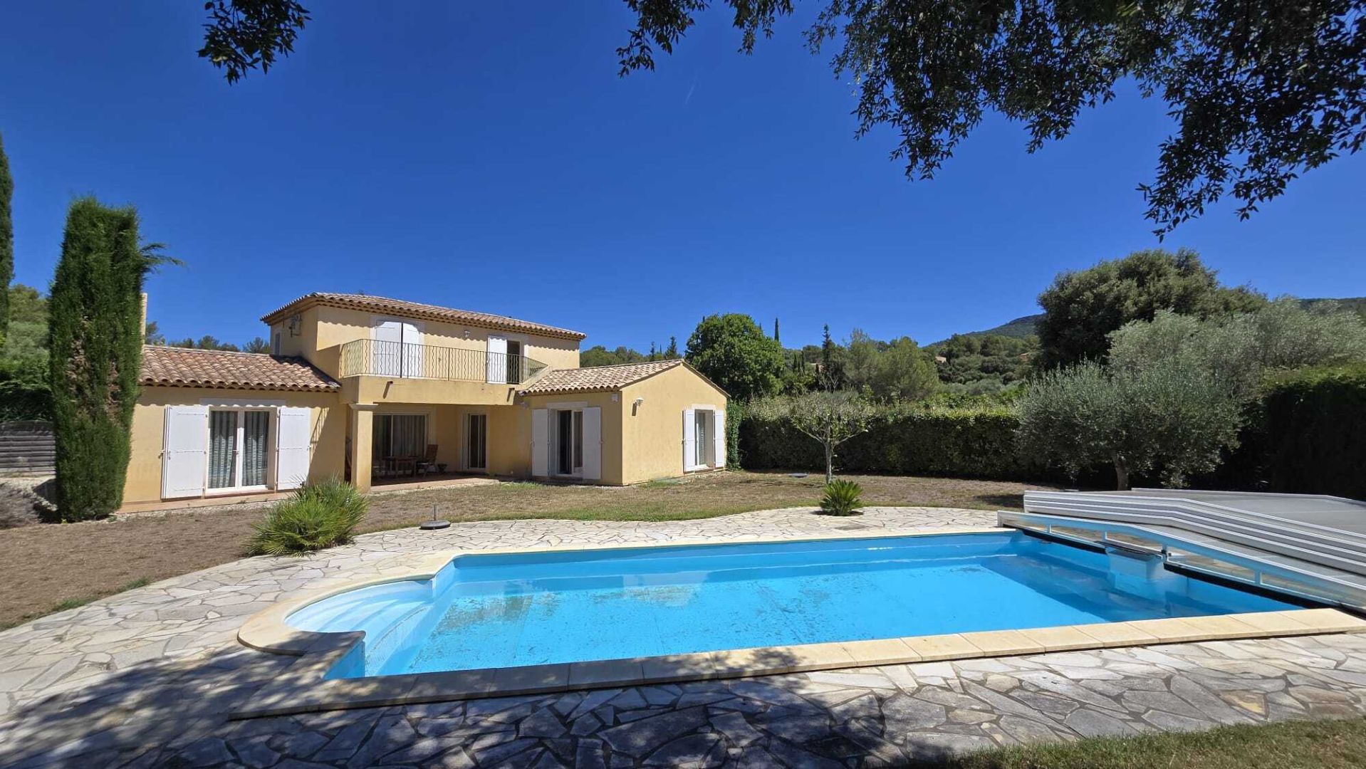 Agence immobilière de COUZINET IMMOBILIER Le Beausset