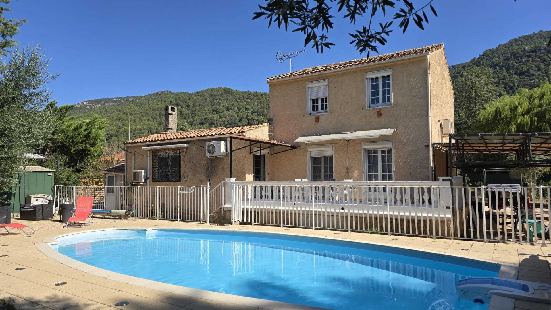 Agence immobilière de COUZINET IMMOBILIER Le Beausset