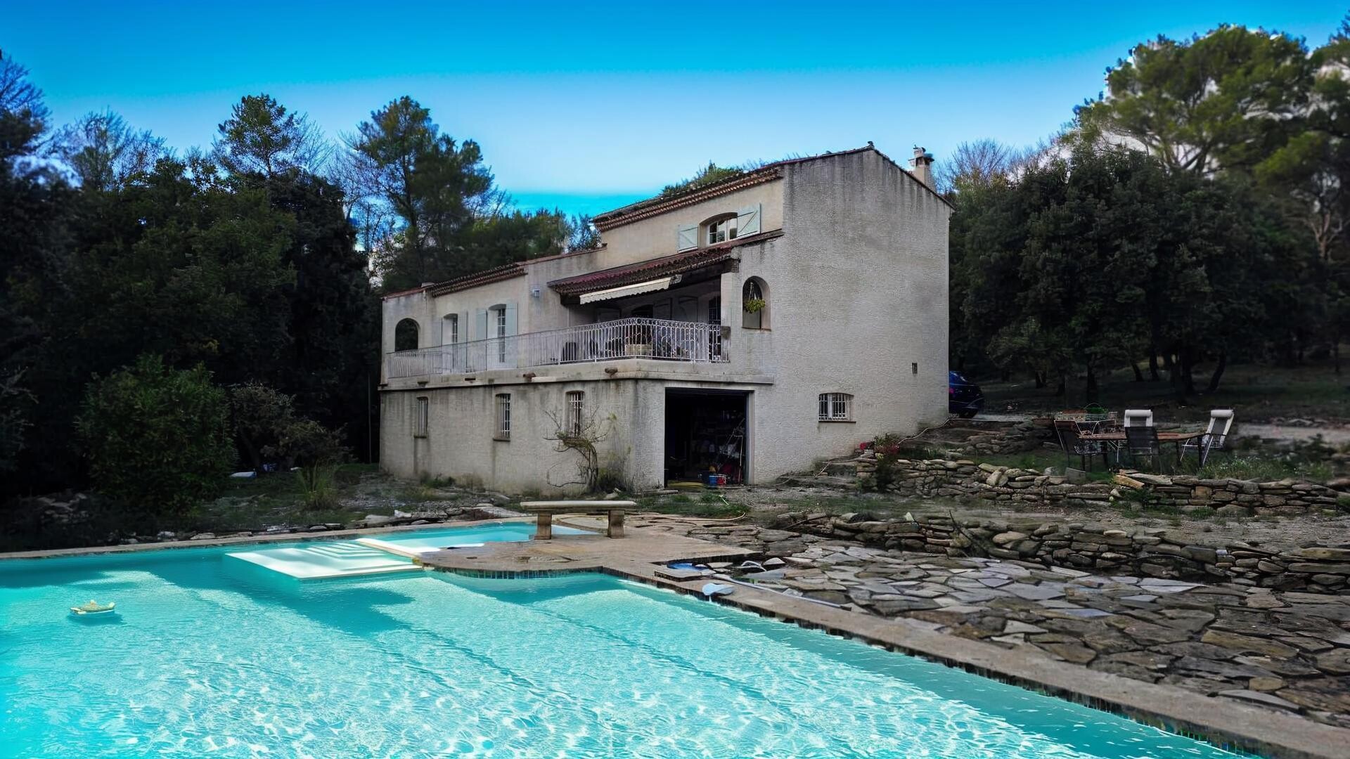 Agence immobilière de COUZINET IMMOBILIER Le Beausset