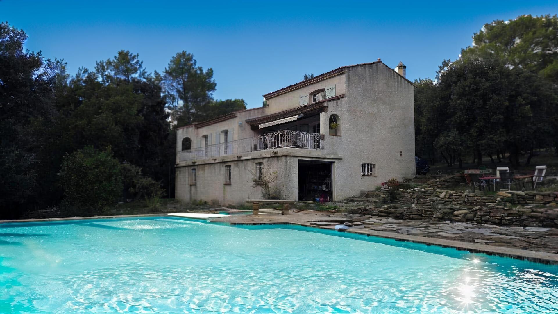 Agence immobilière de COUZINET IMMOBILIER Le Beausset