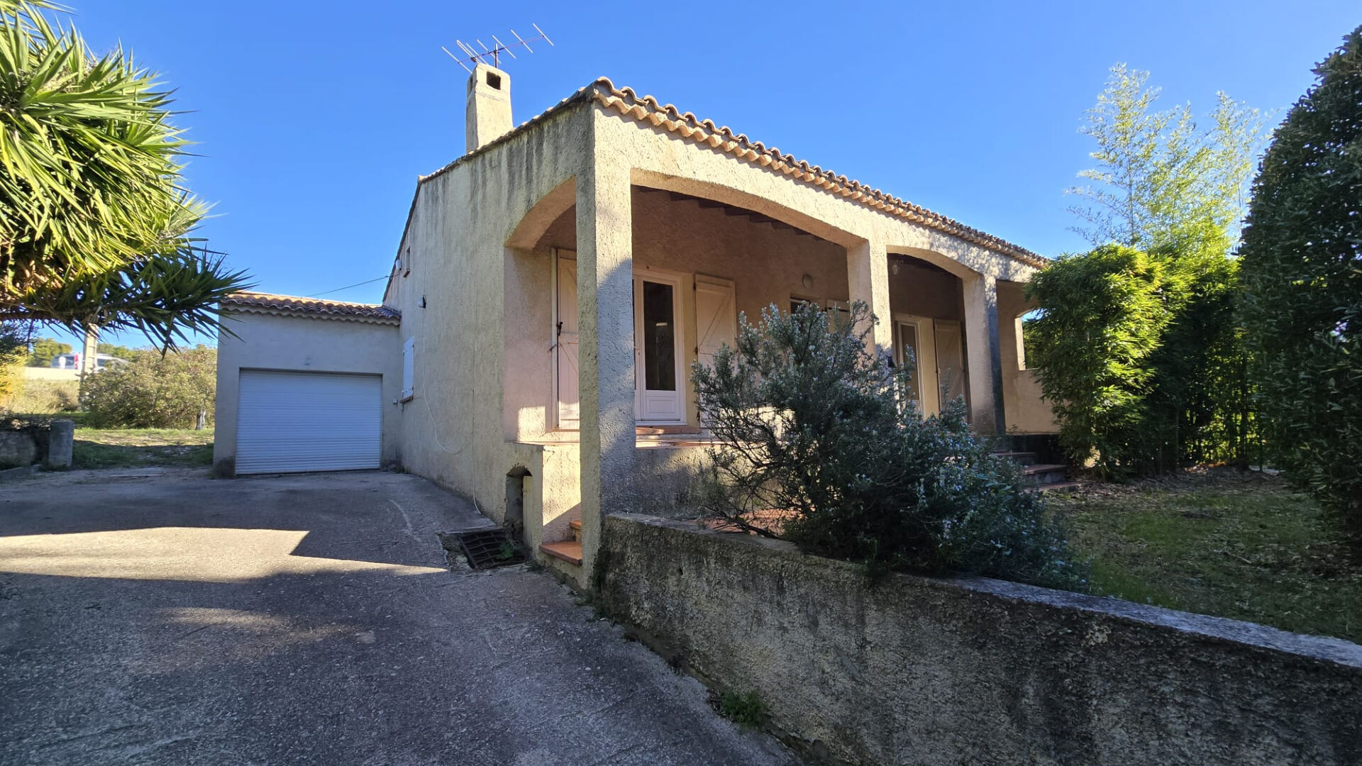 Agence immobilière de COUZINET IMMOBILIER Le Beausset