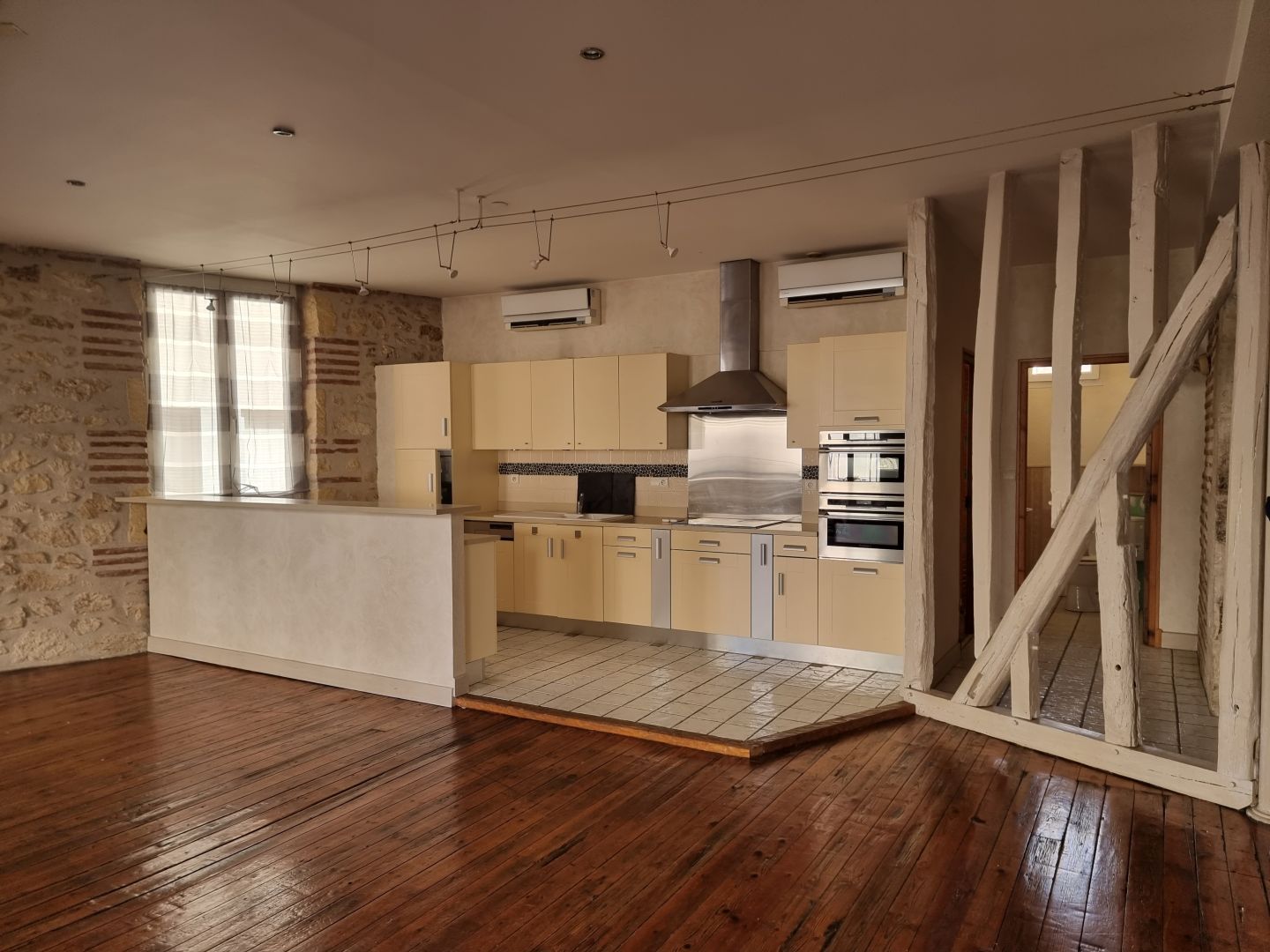 Photo APPARTEMENT TYPE 4 EN HYPERCENTRE image 1/6