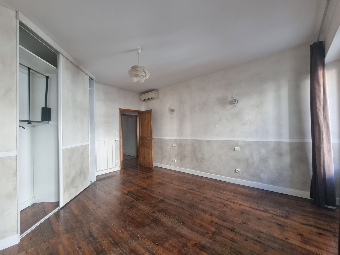 Photo APPARTEMENT TYPE 4 EN HYPERCENTRE image 4/6