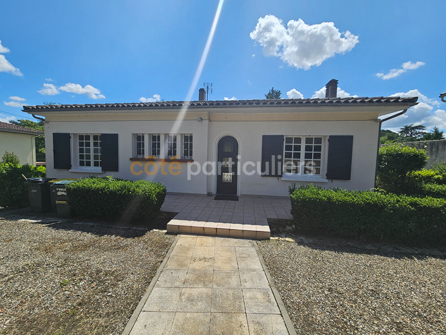 MAISON 5 PIECES GARAGE ET JARDIN