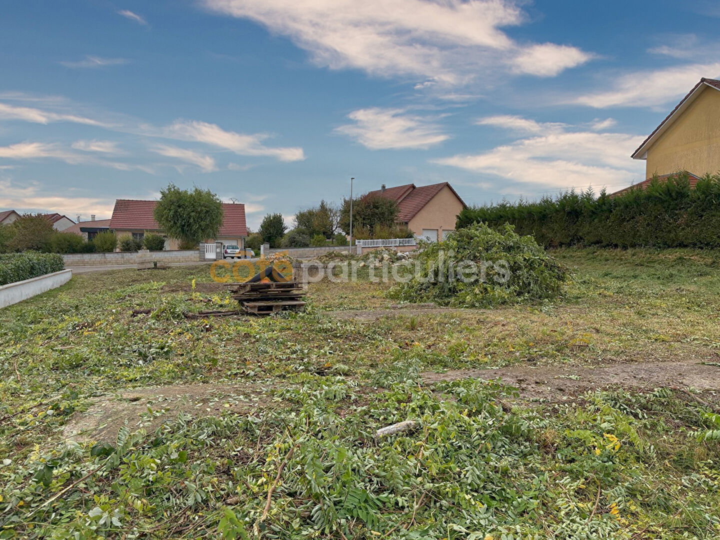 Terrain constructible de 1017 m2 à Orchamps