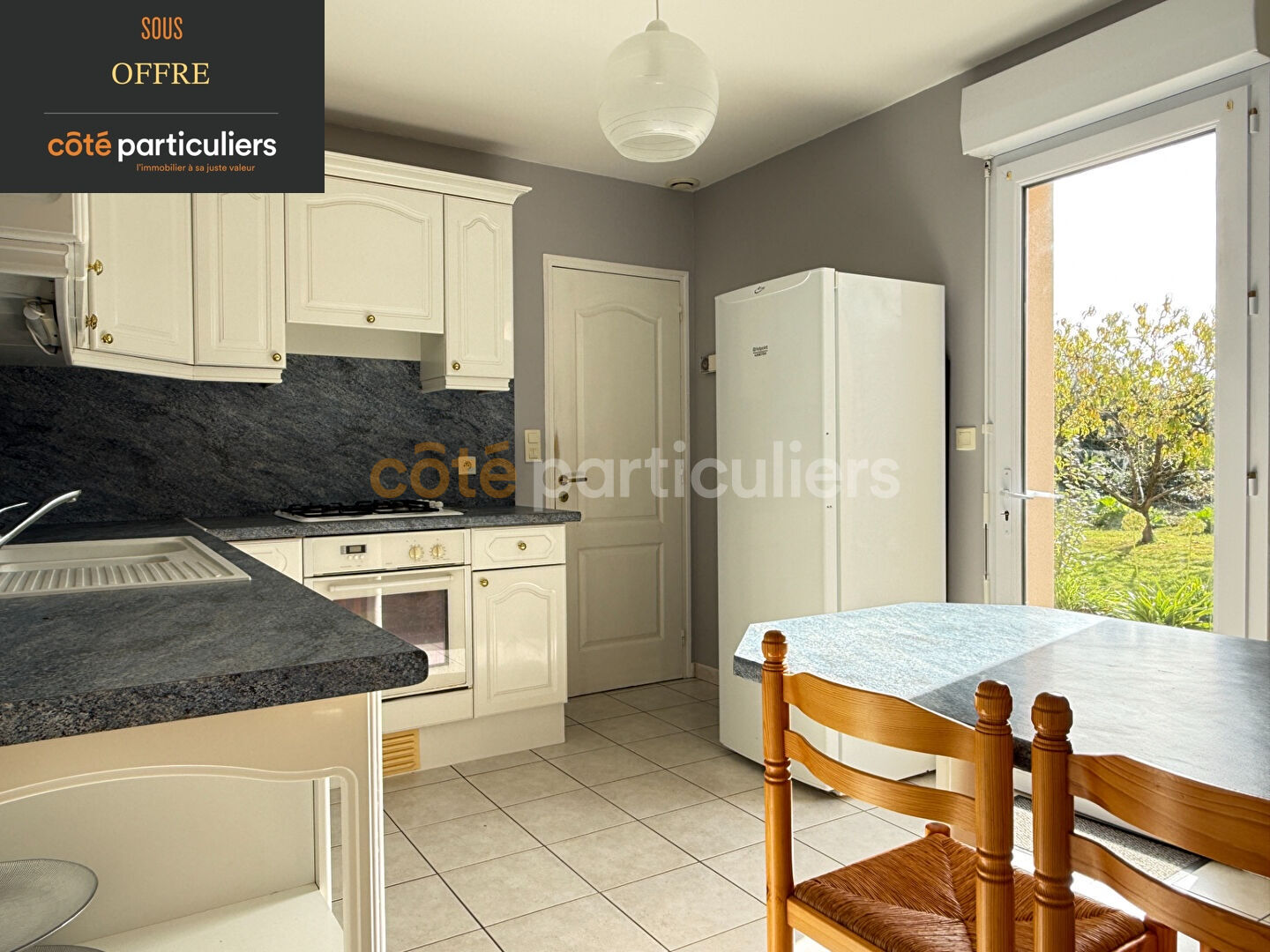 Photo Maison Bonchamp Les Laval - Quatre chambres image 6/6