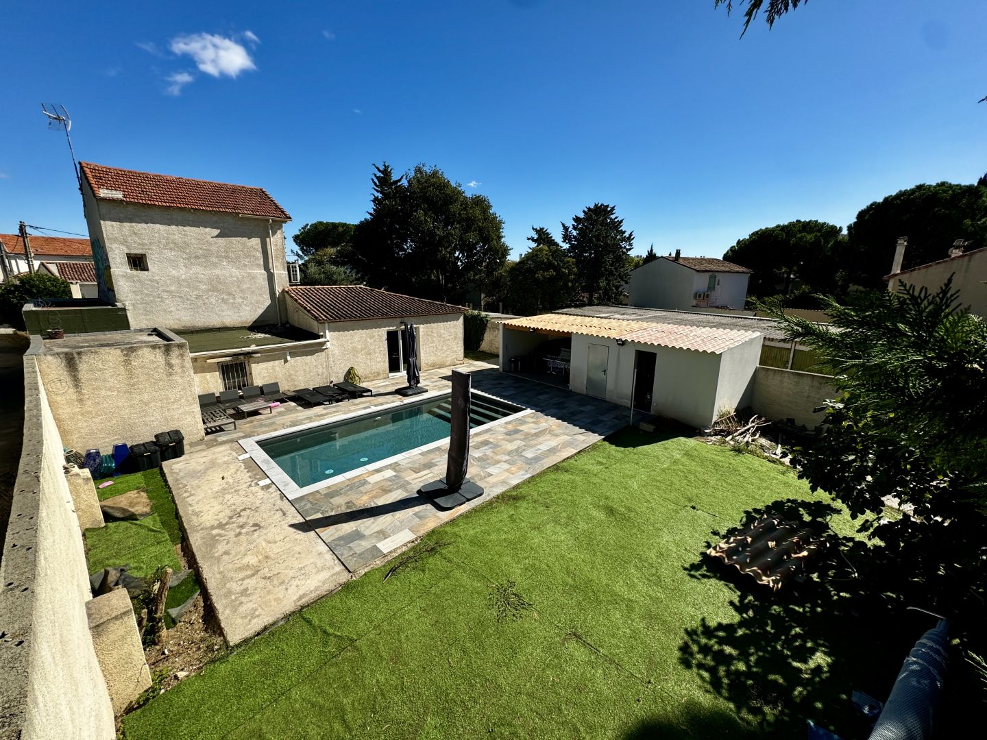 Villa P4 avec piscine sur parcelle 823m2