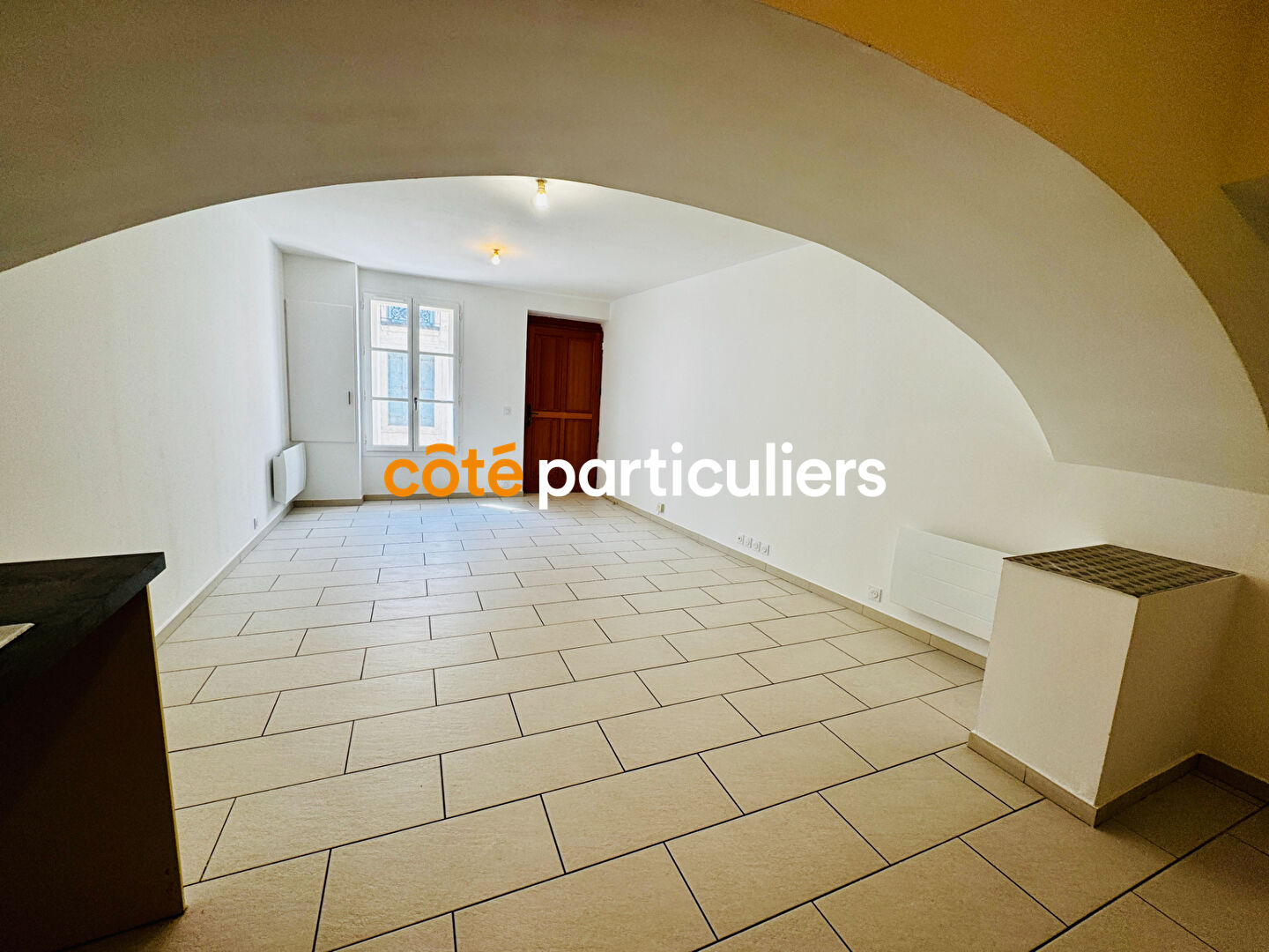 Photo Marsillargues :  Maison de village 105 m², 3 chambres, façade en pierre image 5/6