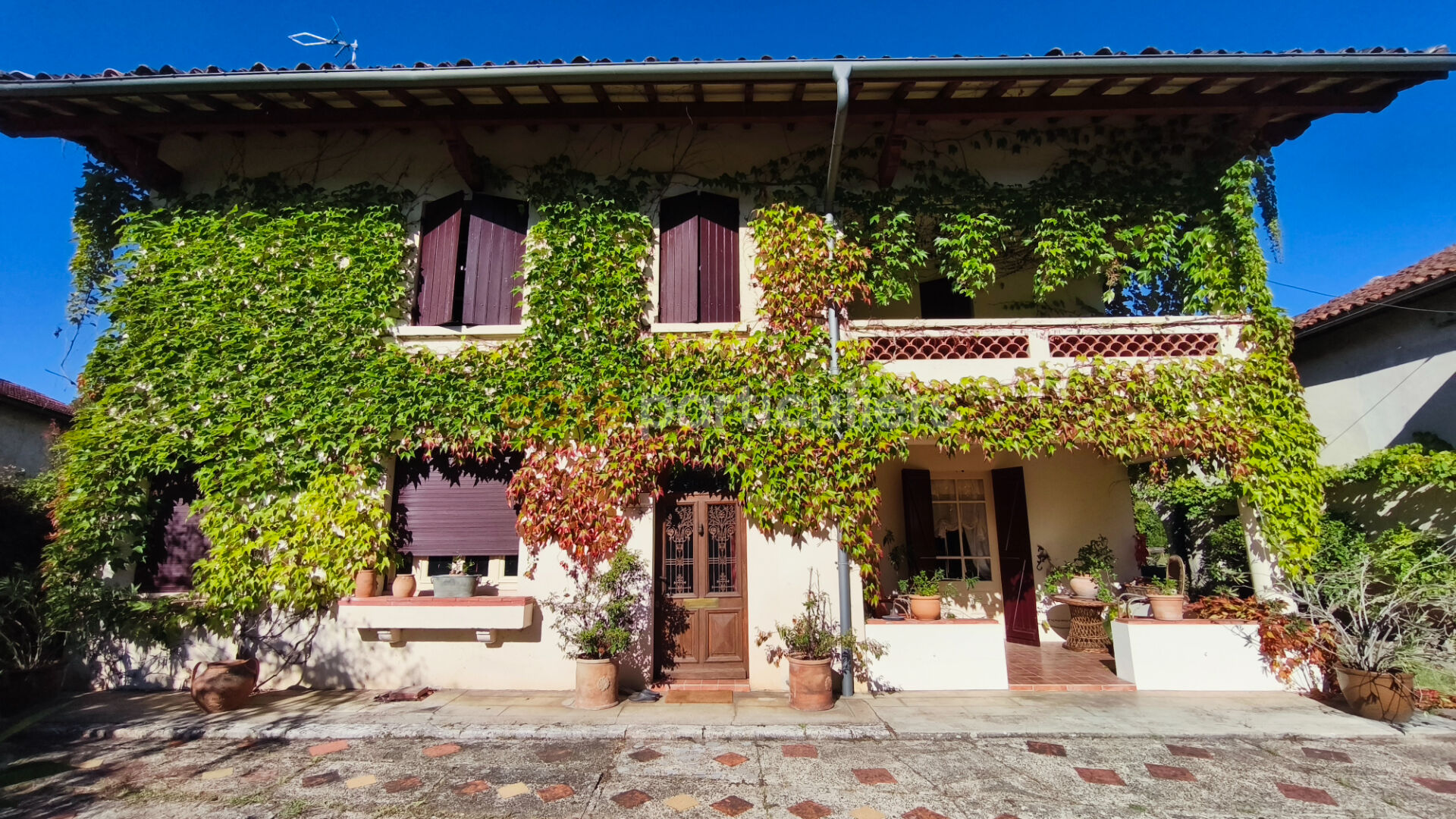 Maison de Maître 8 pièce(s) et dépendances Proche Captieux et A65