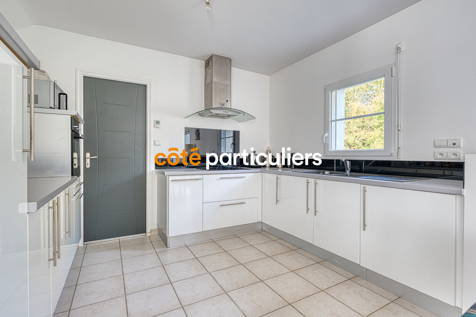 Photo BOUFFÉRÉ -- MAISON 5 PIÈCES - BEAU JARDIN -- GARAGE image 5/6