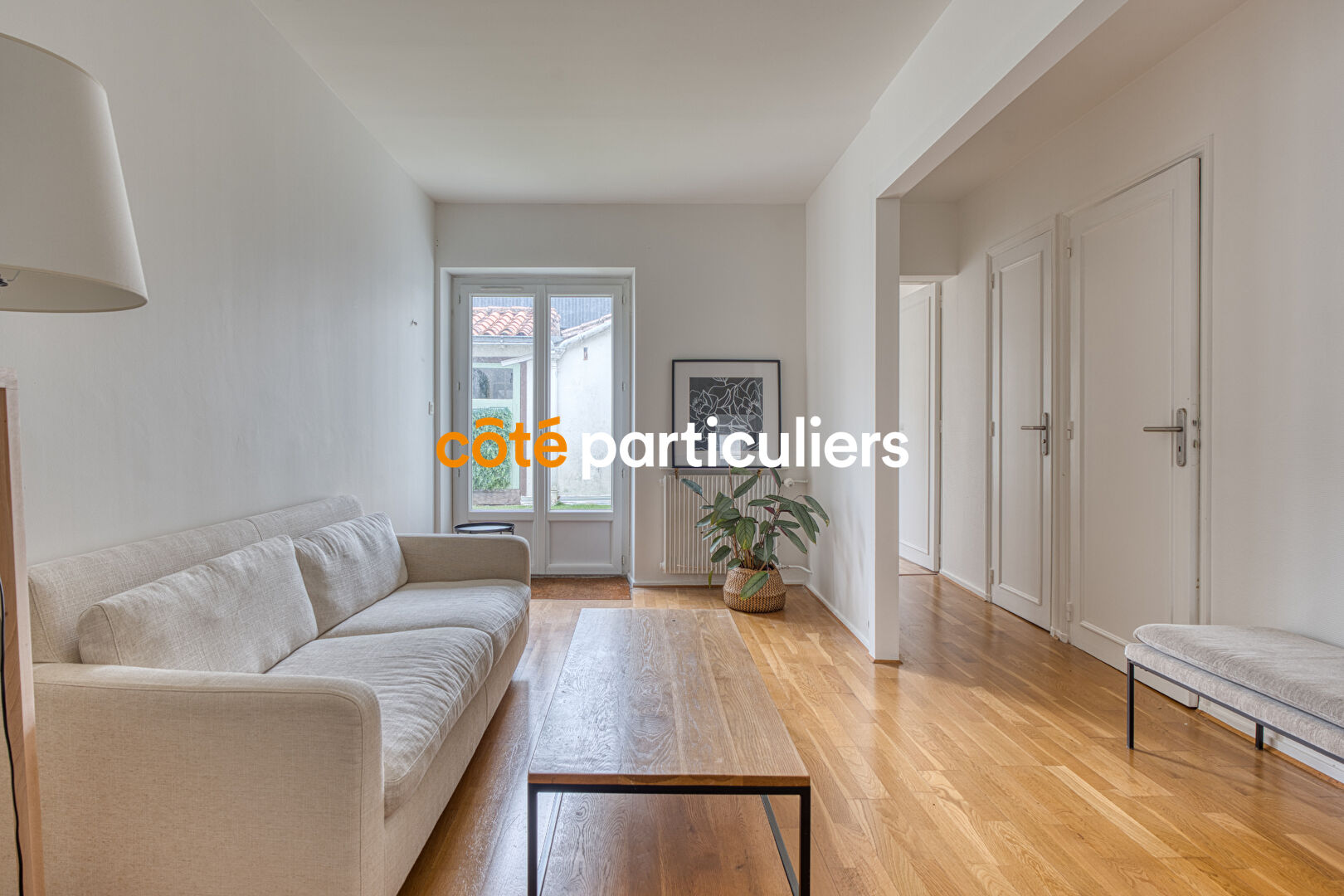 LA ROCHE-SUR-YON -- IMMEUBLE DE RAPPORT -- 5 PIÈCES 167 M² UTILES -- HYPER CENTRE-VILLE -- PLACE NAPOLÉON --RENTABILITÉ BRUTE À 6,2 %