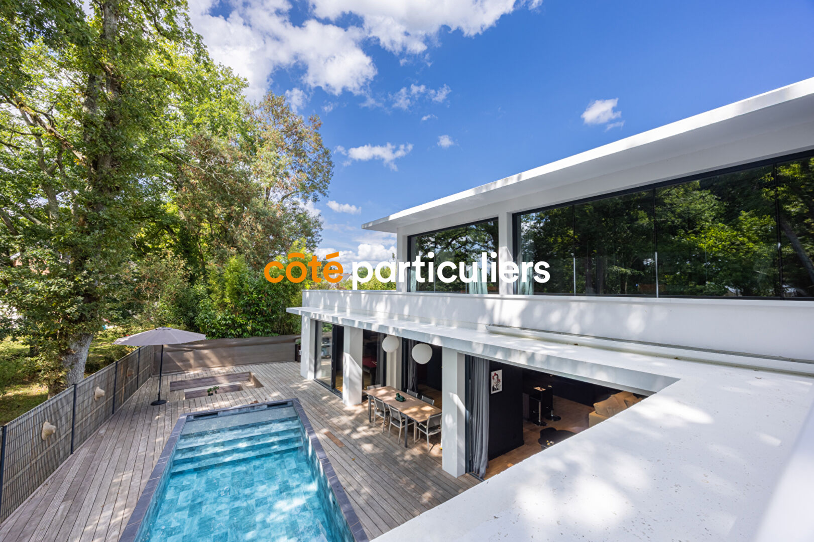Photo SUCÉ-SUR-ERDRE - - MAISON CONTEMPORAINE AU STYLE CALIFORNIEN - - 260m2 UTILES - - CALME - - PISCINE - - STANDING image 2/6