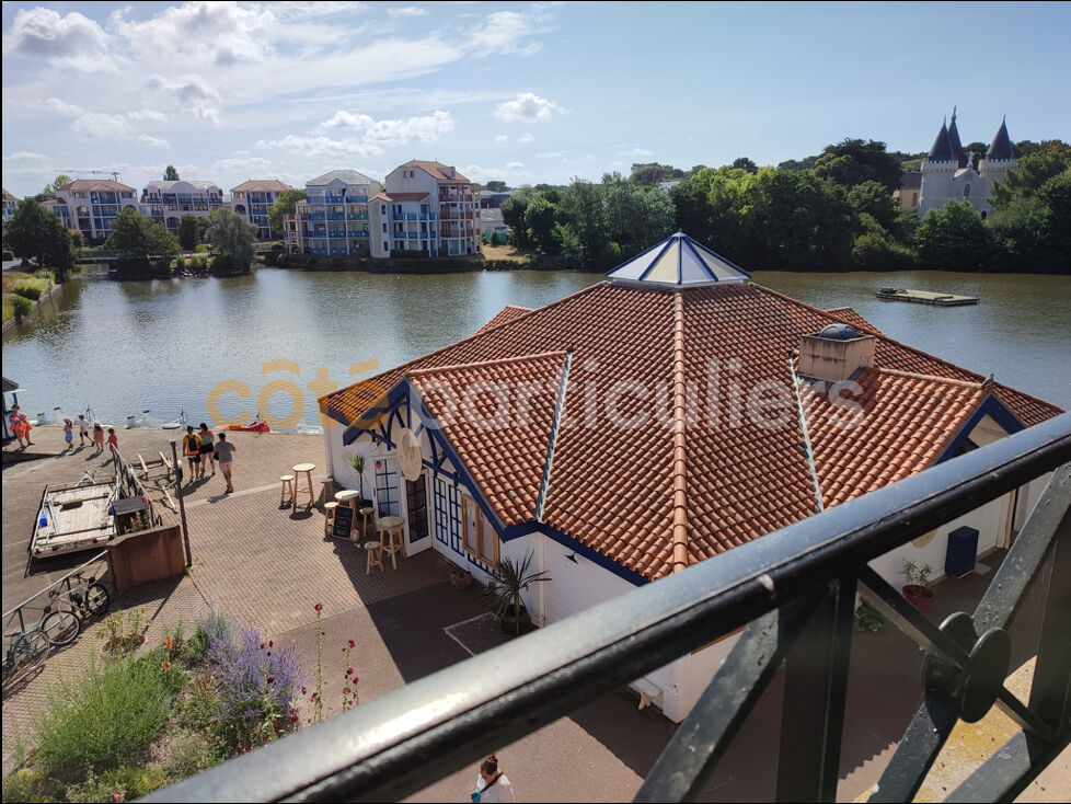 TALMONT SAINT HILAIRE -- STUDIO UNE PIÈCE DE 22,80M2 -- VUE SUR LE LAC --  PORT BOURGENAY -- GOLF DE BOURGEONNETS