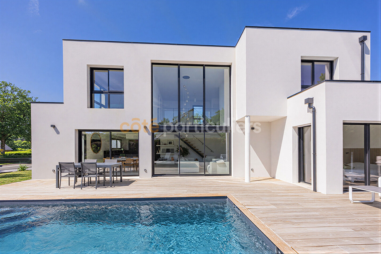 SAUTRON -- VILLA CONTEMPORAINE -- 4 CHAMBRES -- PISCINE --