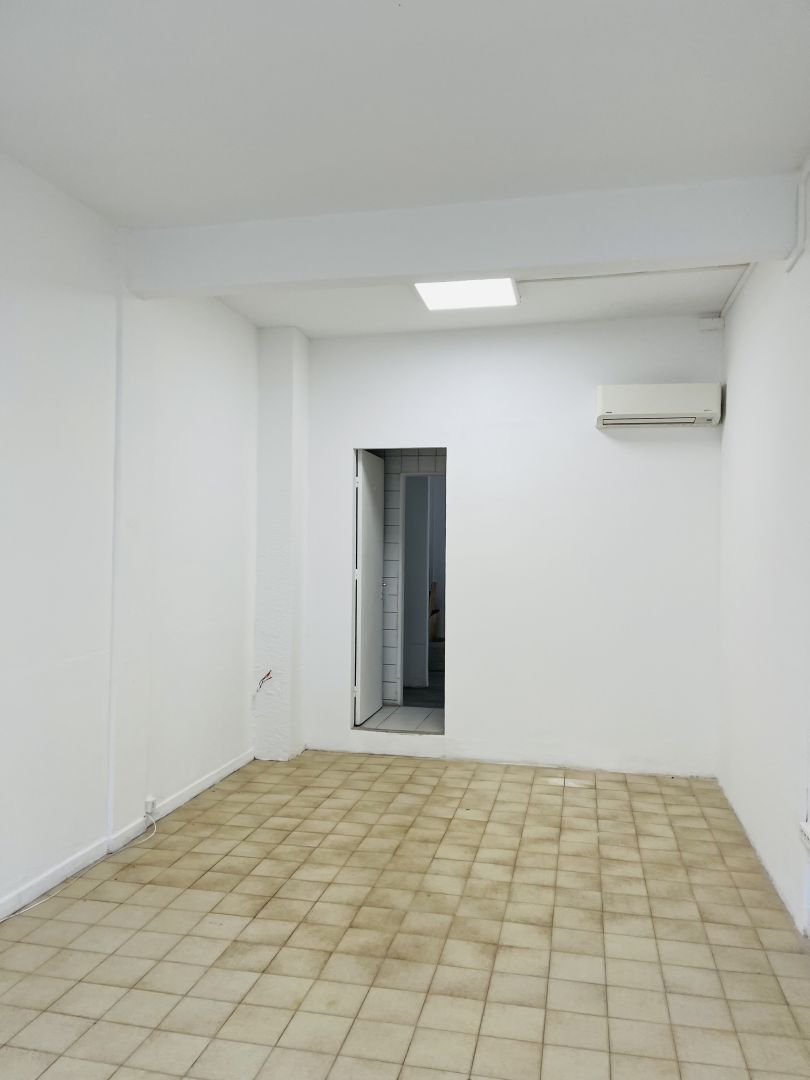Photo Local de 70m² St Denis image 4/5