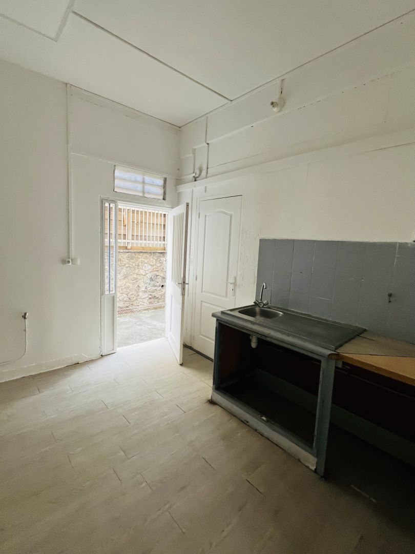 Photo Local de 70m² St Denis image 5/5