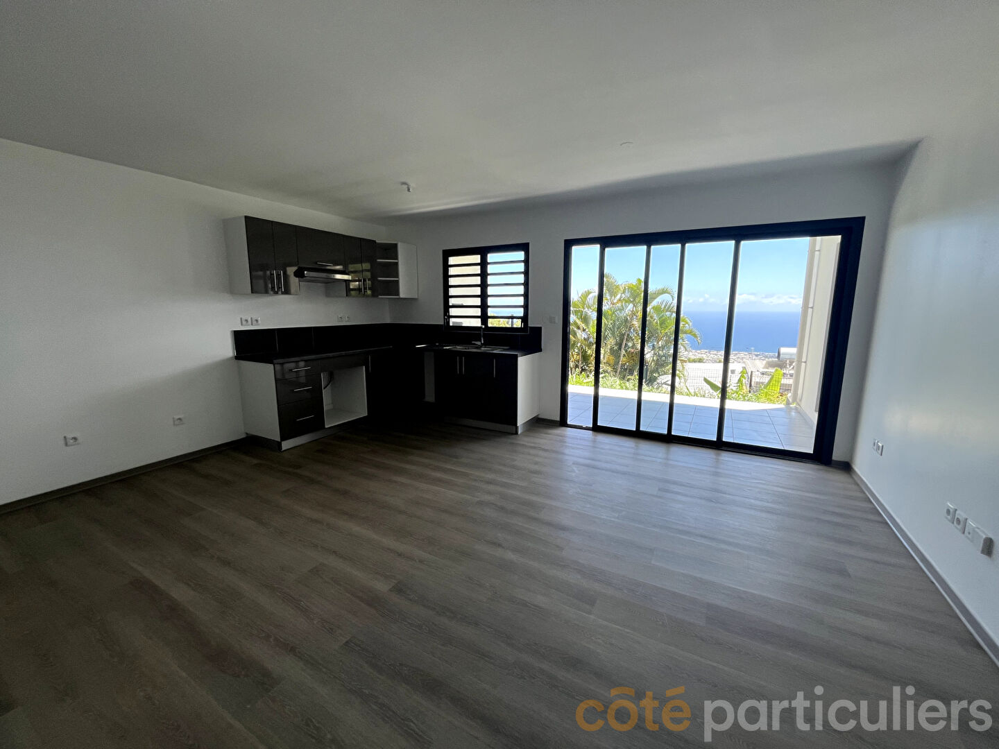 Photo A LOUER - T4 NEUF NON MEUBLE - SAINT DENIS BELLEPIERRE image 1/6