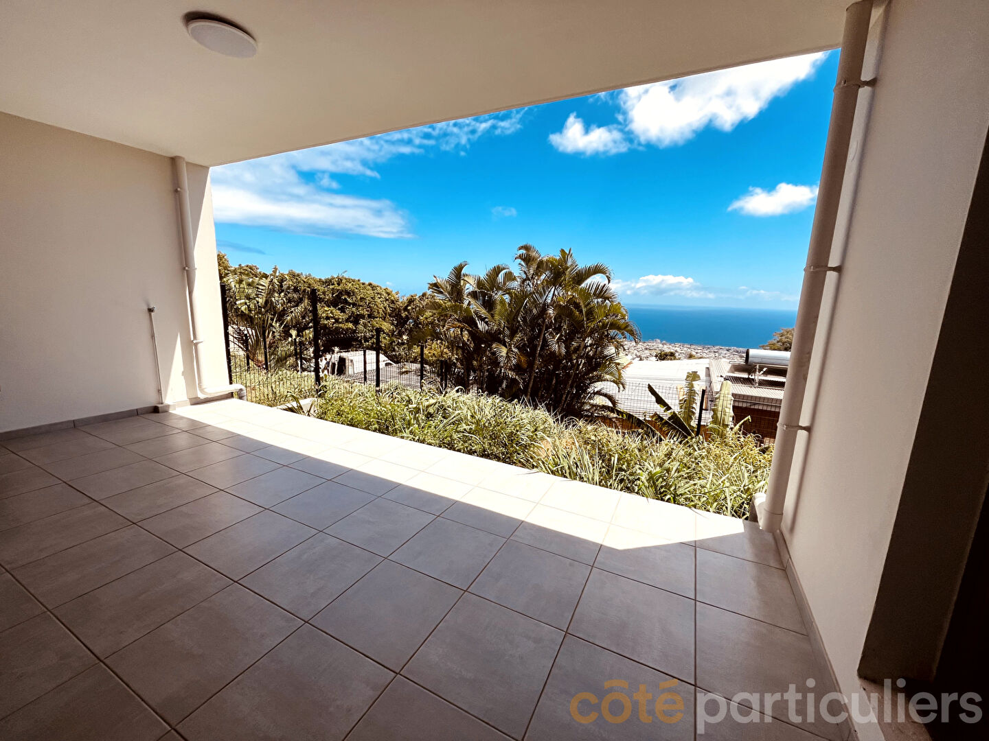 A LOUER - T4 NEUF NON MEUBLE - SAINT DENIS BELLEPIERRE