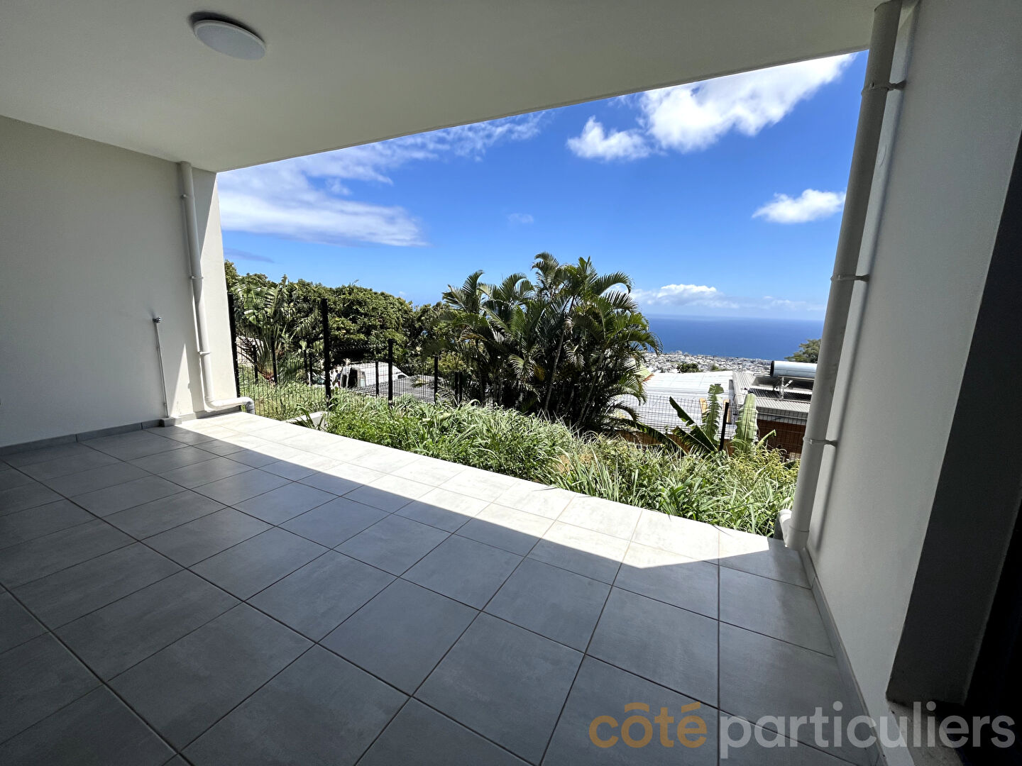 Photo A LOUER - T4 NEUF NON MEUBLE - SAINT DENIS BELLEPIERRE image 2/6