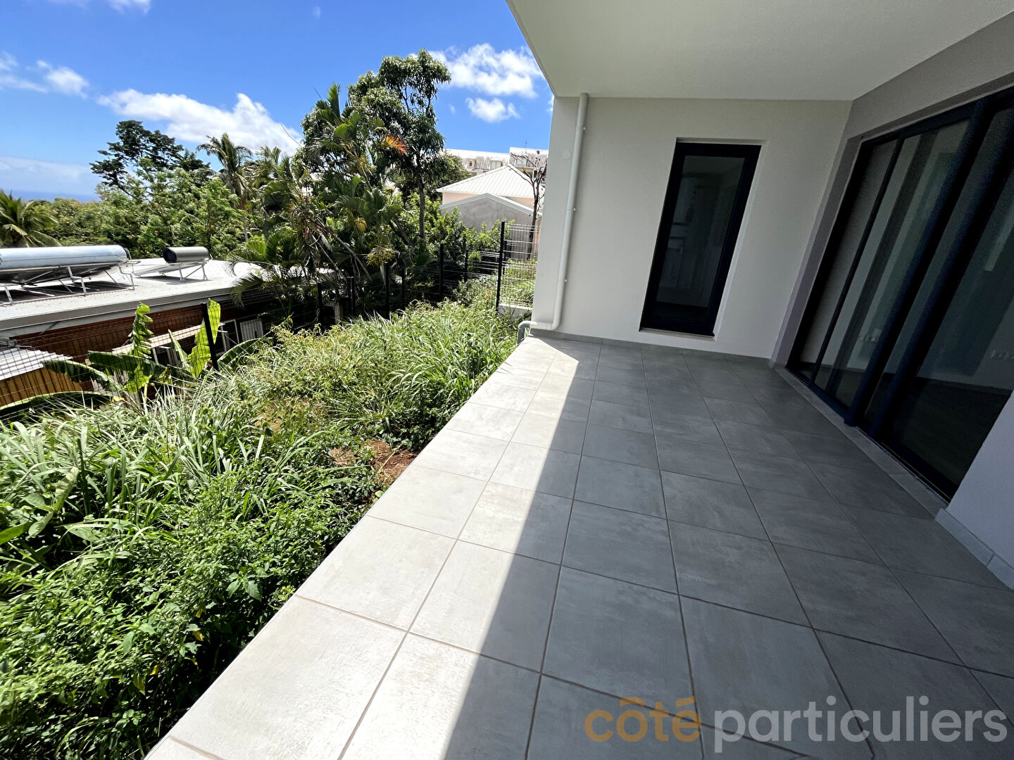 Photo A LOUER - T4 NEUF NON MEUBLE - SAINT DENIS BELLEPIERRE image 3/6