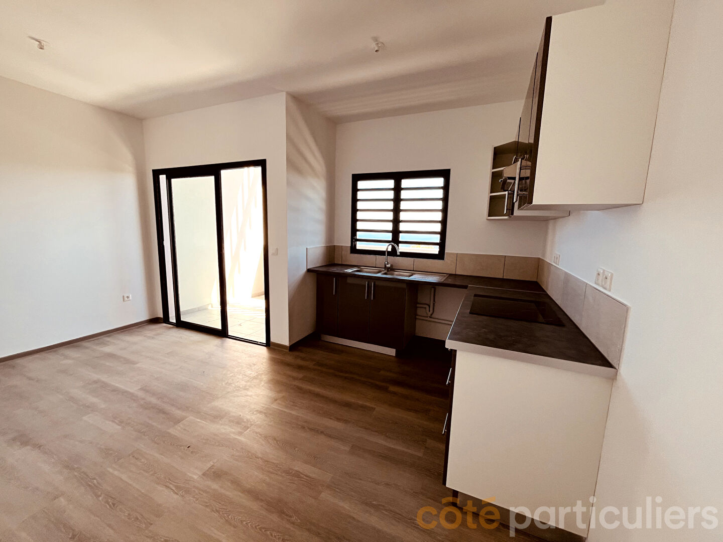 Photo Appartement Saint Denis 1 pièce(s) 38 m2 - BELLEPIERRE image 4/6