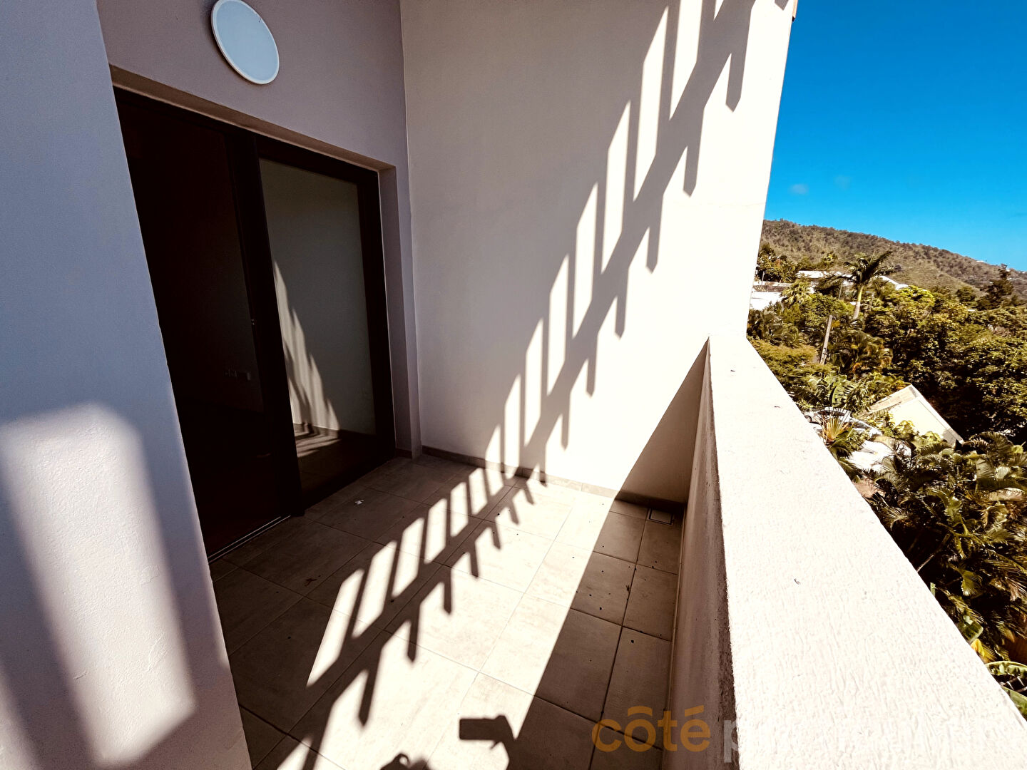 Photo Appartement Saint Denis 1 pièce(s) 38 m2 - BELLEPIERRE image 6/6