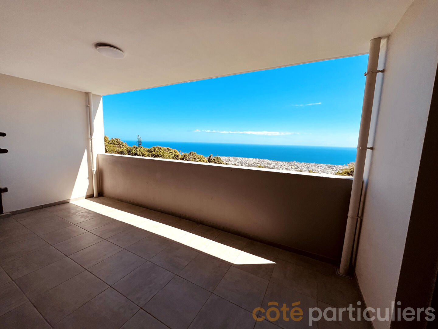 Photo A LOUER APPARTEMENT T4 - BELLEPIERRE image 2/6