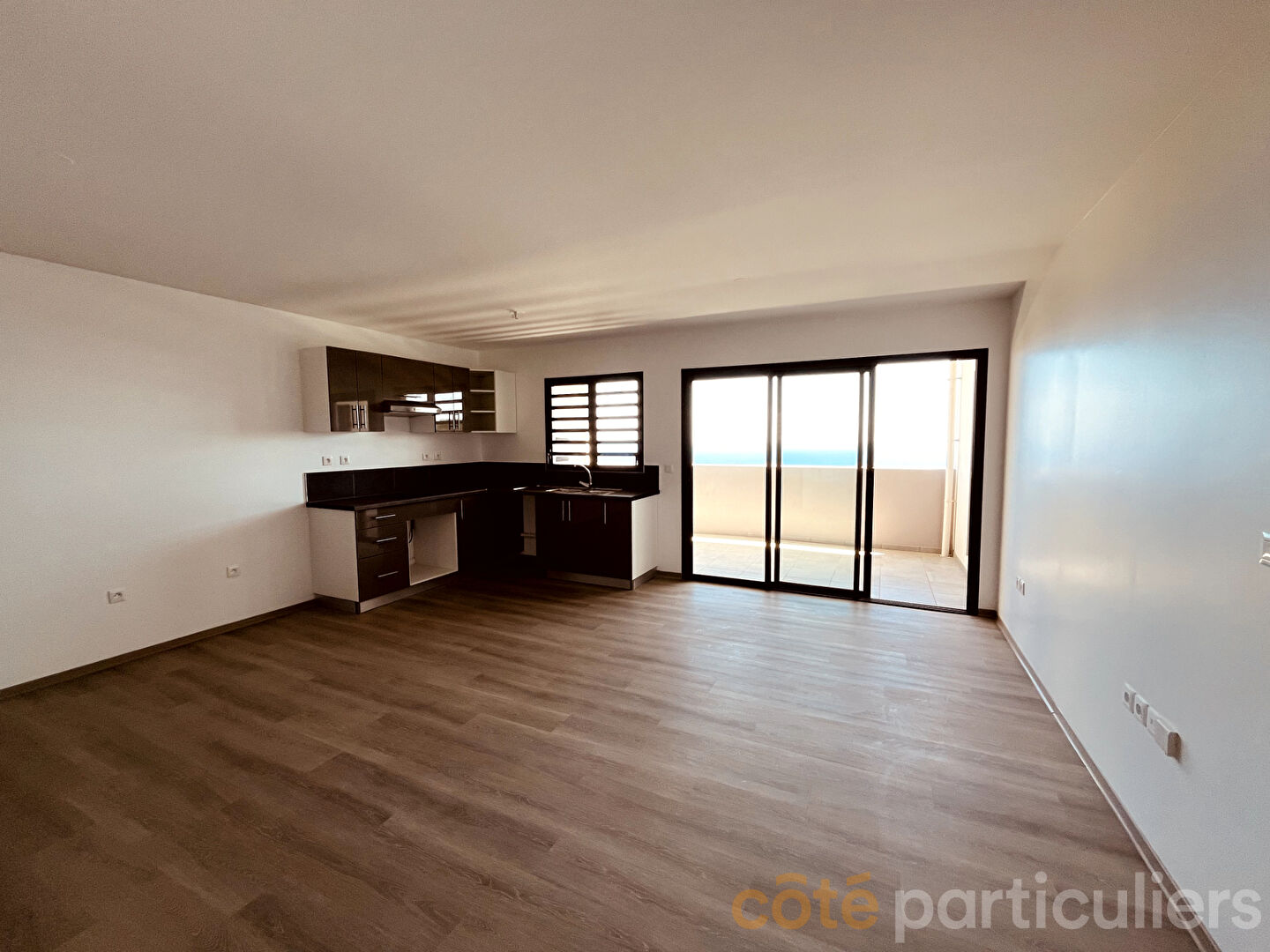 Photo A LOUER APPARTEMENT T4 - BELLEPIERRE image 3/6