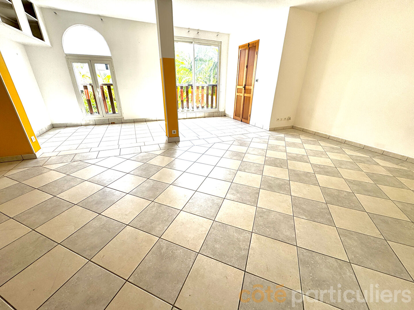 Duplex type T4 centre ville ETANG SALE