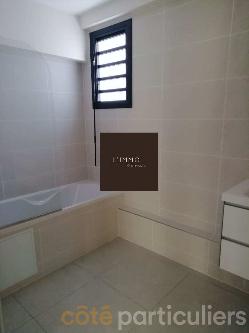 Photo A VENDRE - T3 DE 67 m2 - FRONT DE MER SAINT-PAUL image 4/5