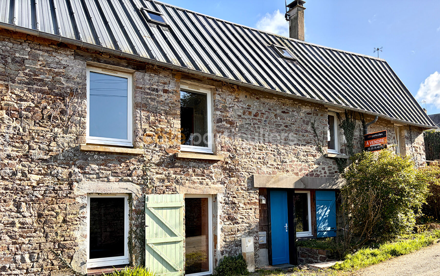 Charmante maison en pierre au coeur de Cerisy-la-Salle
