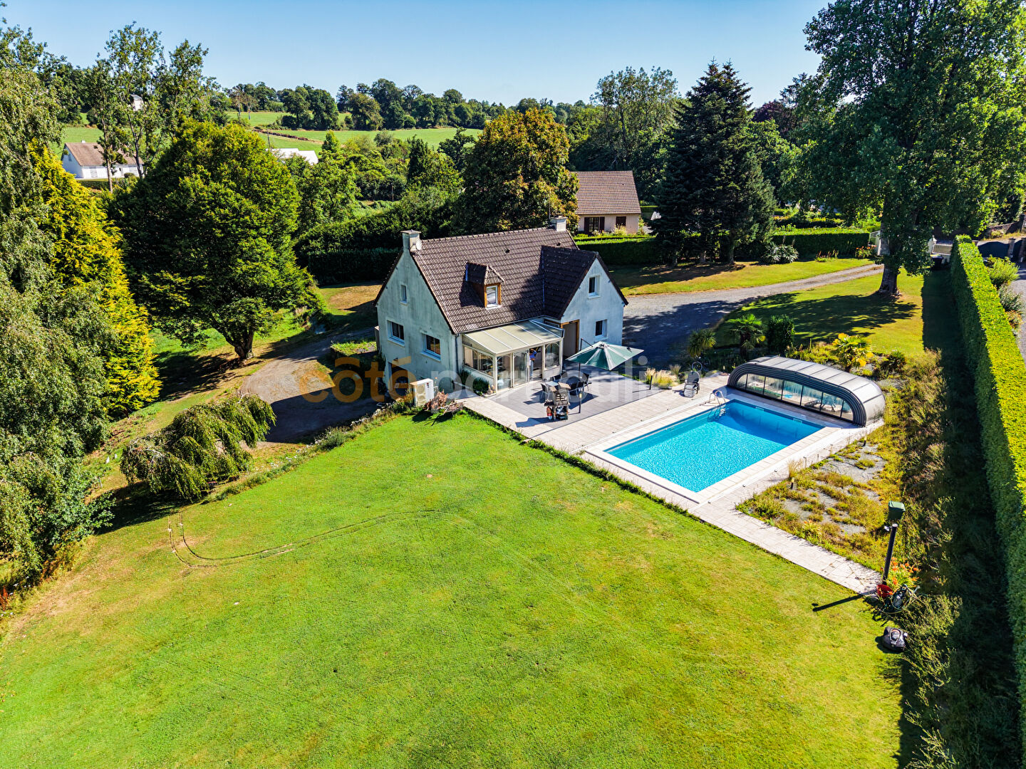 Exclusivité - Maison familiale avec piscine aux portes de Saint-Lô