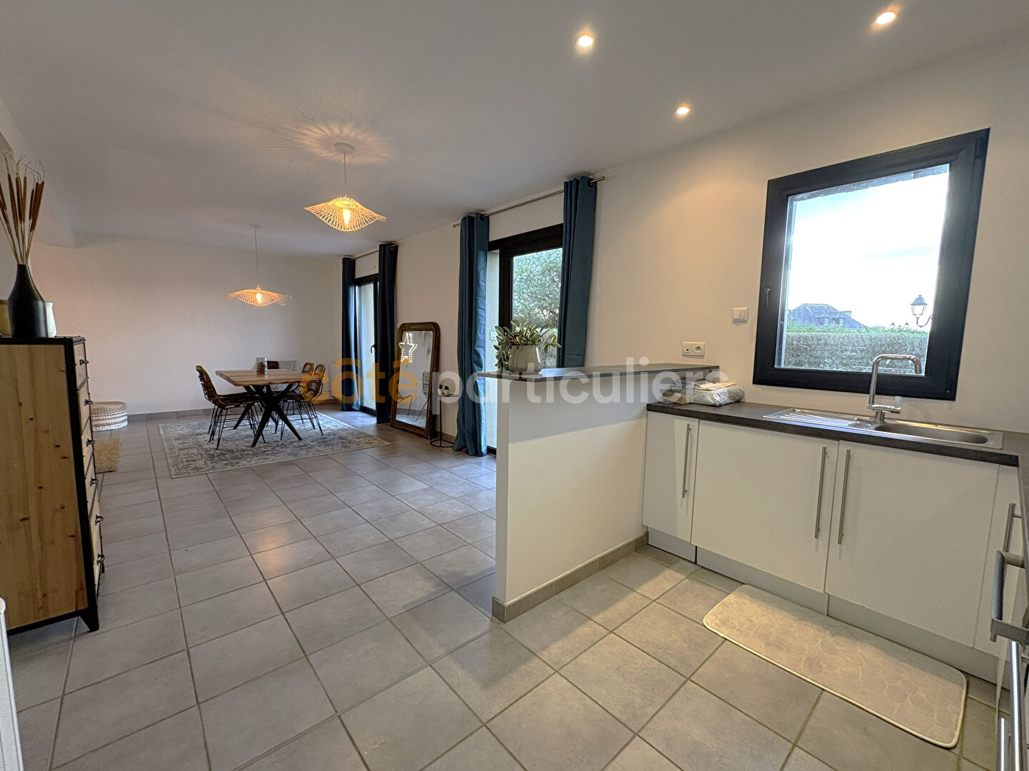 Photo SAINT COULOMB, centre, Maison de type 4. Jardin. Garage image 5/6