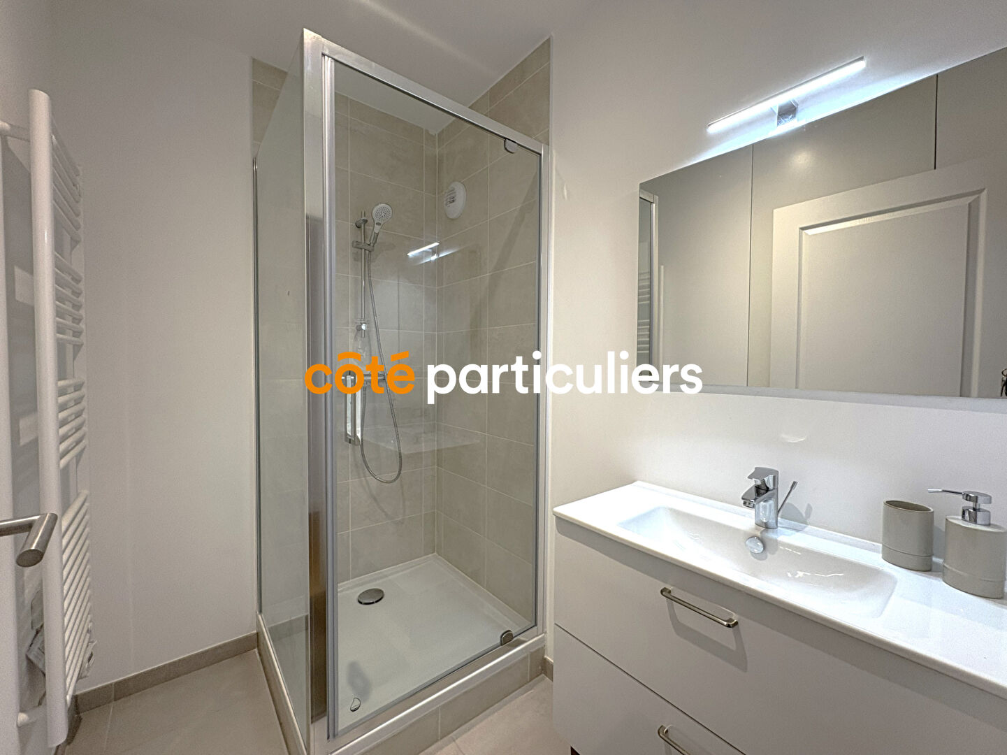 Photo CANCALE, Centre Ville, appartement meublé de type 2 à louer, parking. image 6/6