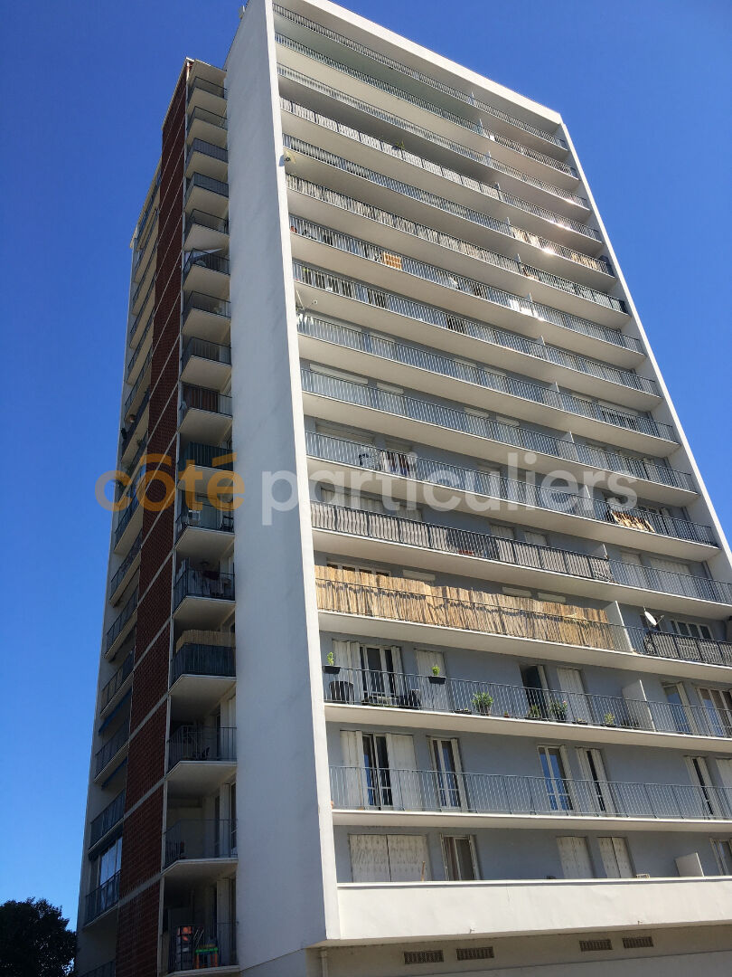 Empalot  / Face au Stadium - Appartement de type 2 meublé
