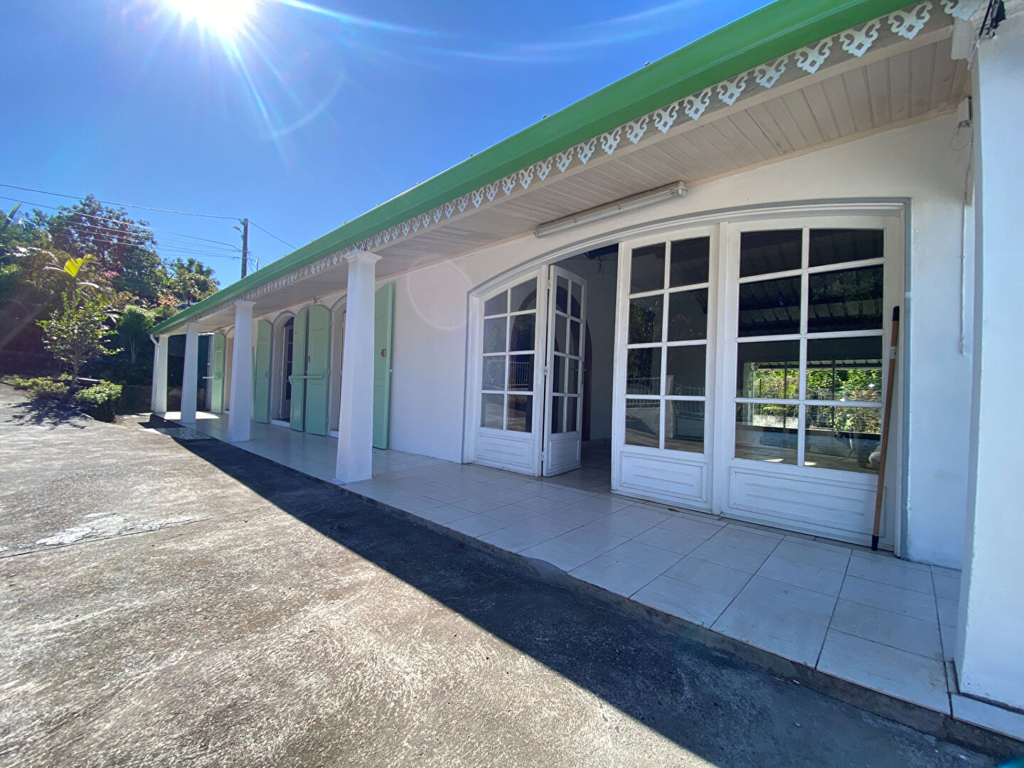 Maison de plain-pied avec T2 indépendant secteur : Trois Mares